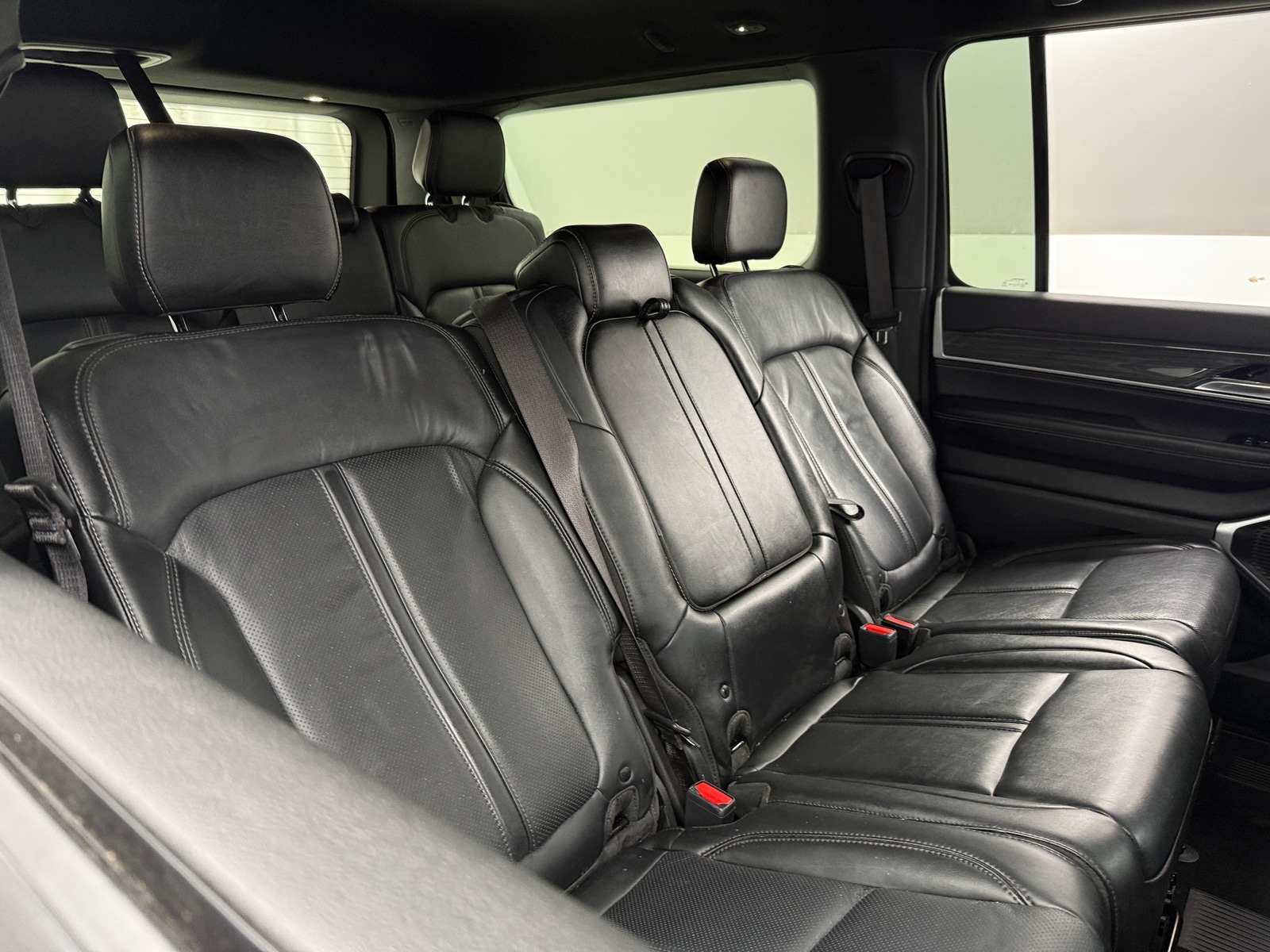 Thumbnail: 2022 Jeep Wagoneer - 5