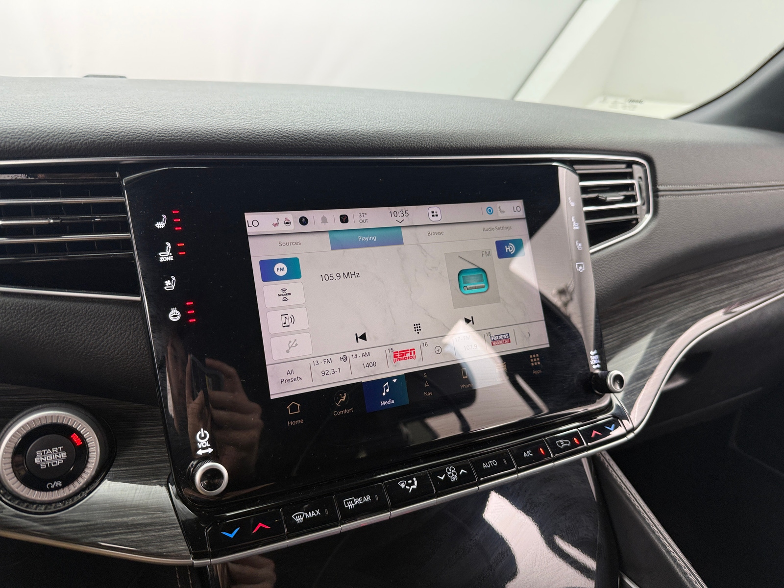 Thumbnail: 2022 Jeep Wagoneer - 3