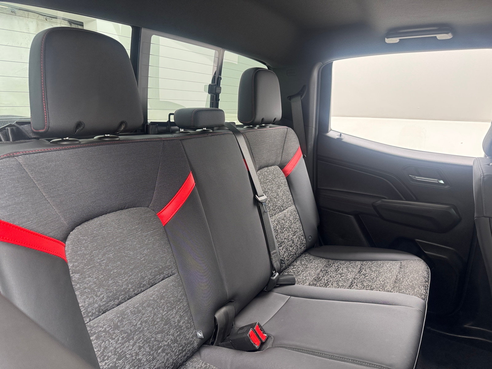 Thumbnail: 2023 Chevrolet Colorado - 6