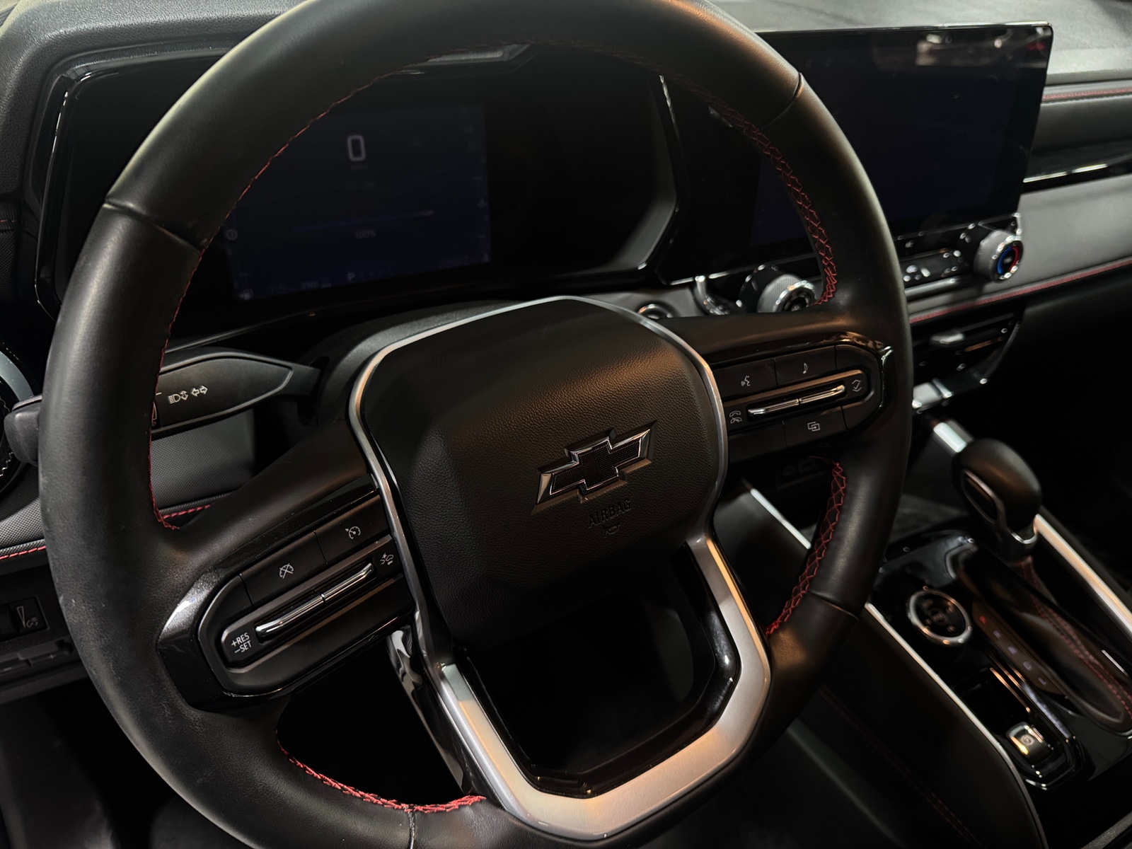 Thumbnail: 2023 Chevrolet Colorado - 5