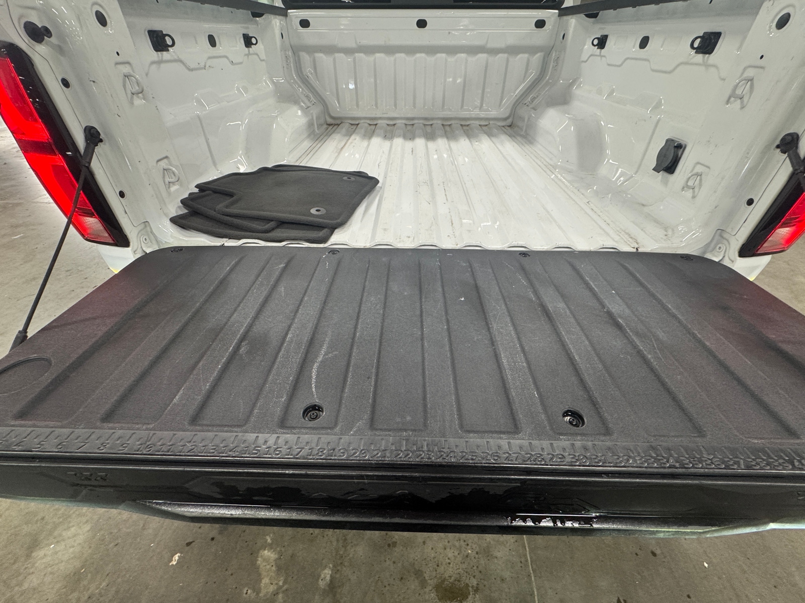 Thumbnail: 2023 Chevrolet Colorado - 7