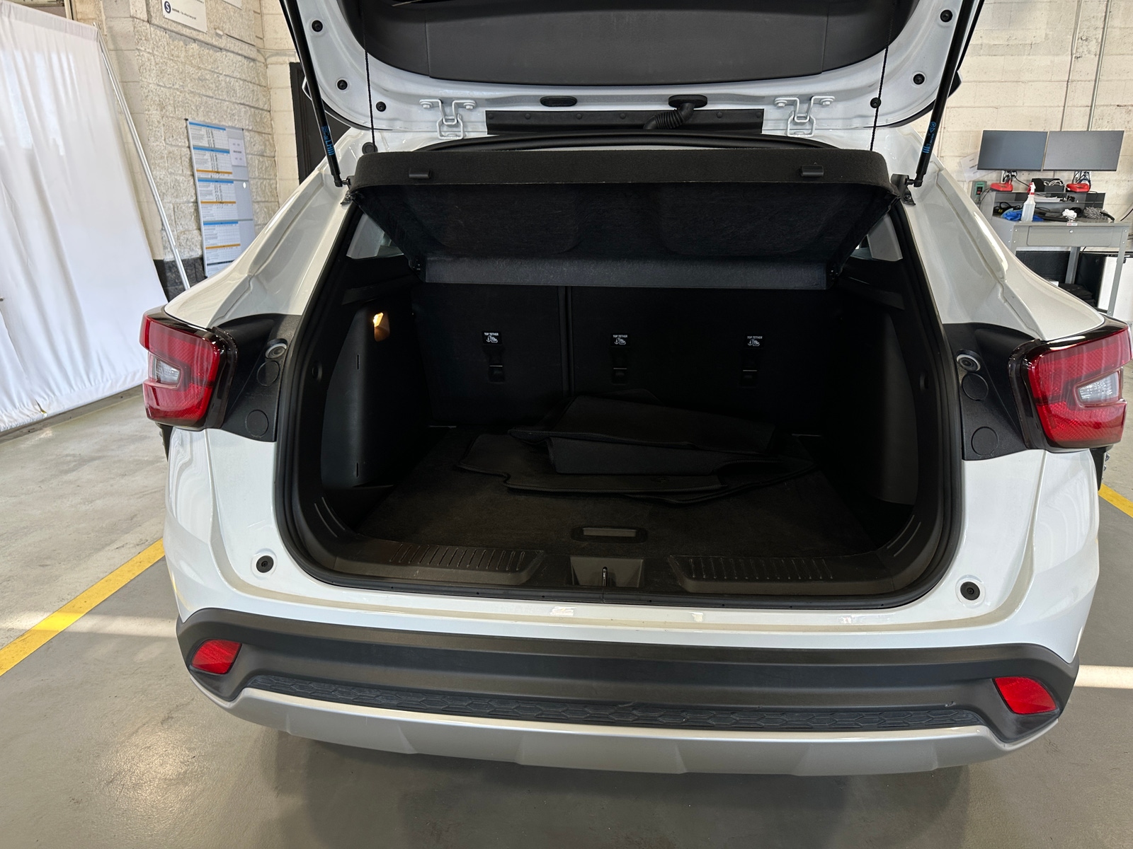 Thumbnail: 2025 Chevrolet Trax - 7