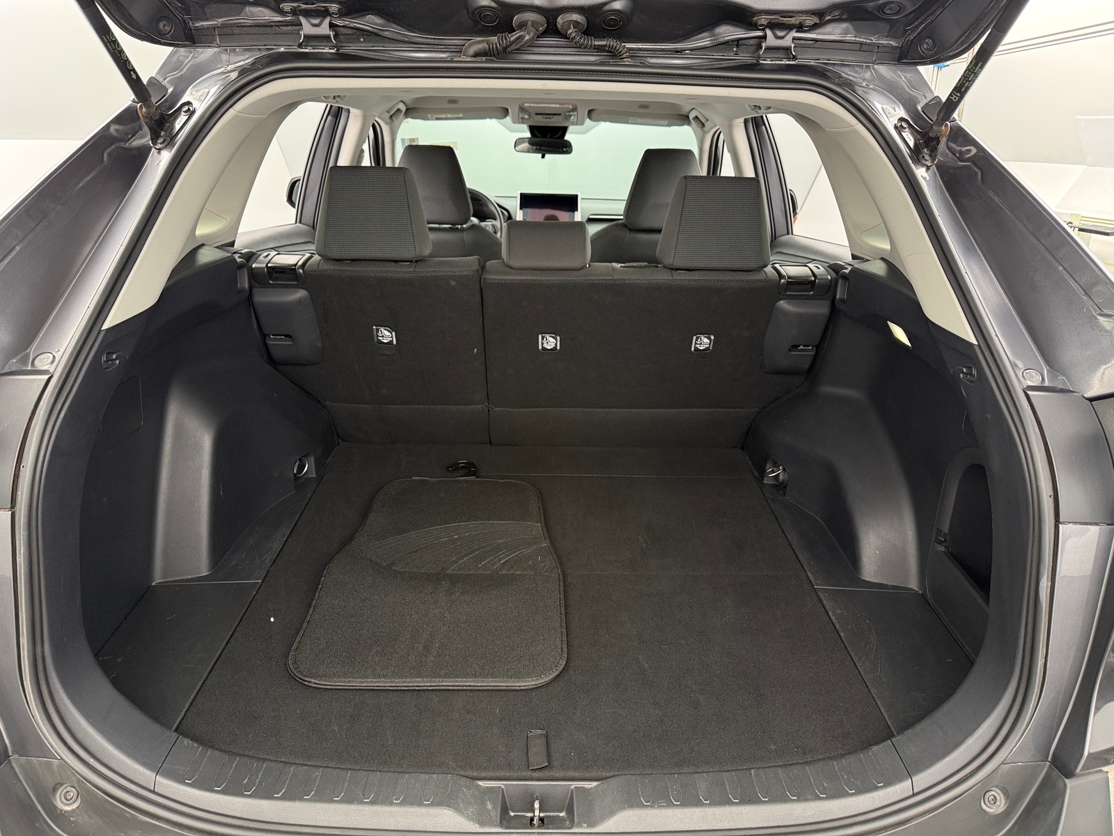 Thumbnail: 2025 Toyota RAV4 - 7