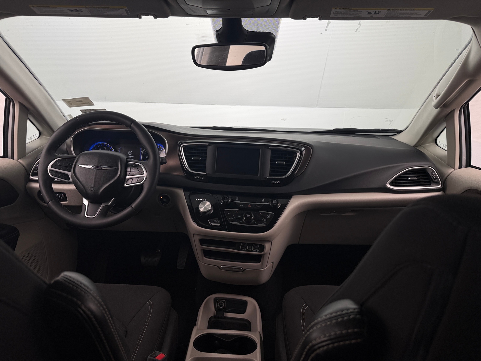 Thumbnail: 2023 Chrysler Voyager - 3