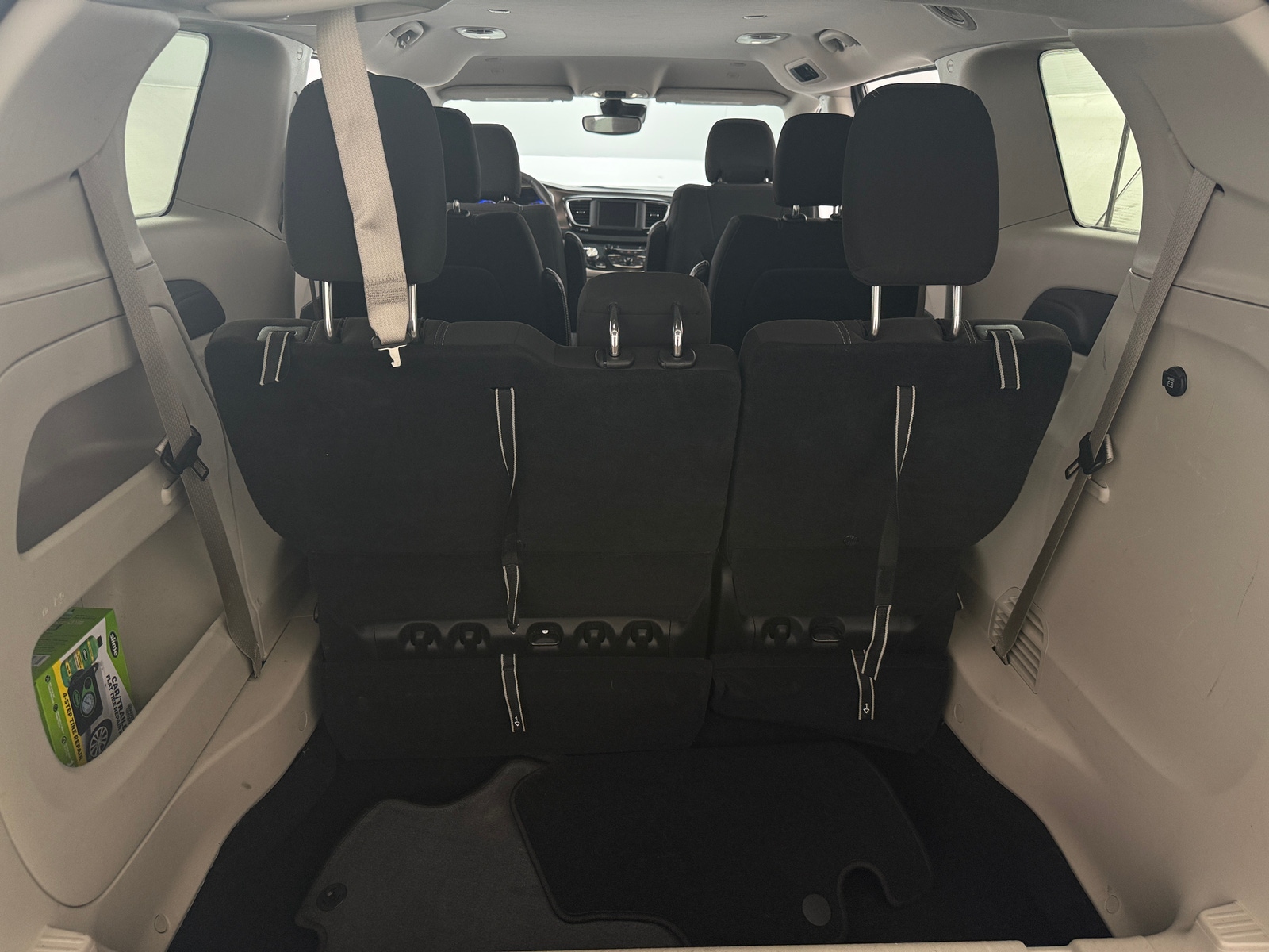 Thumbnail: 2023 Chrysler Voyager - 7