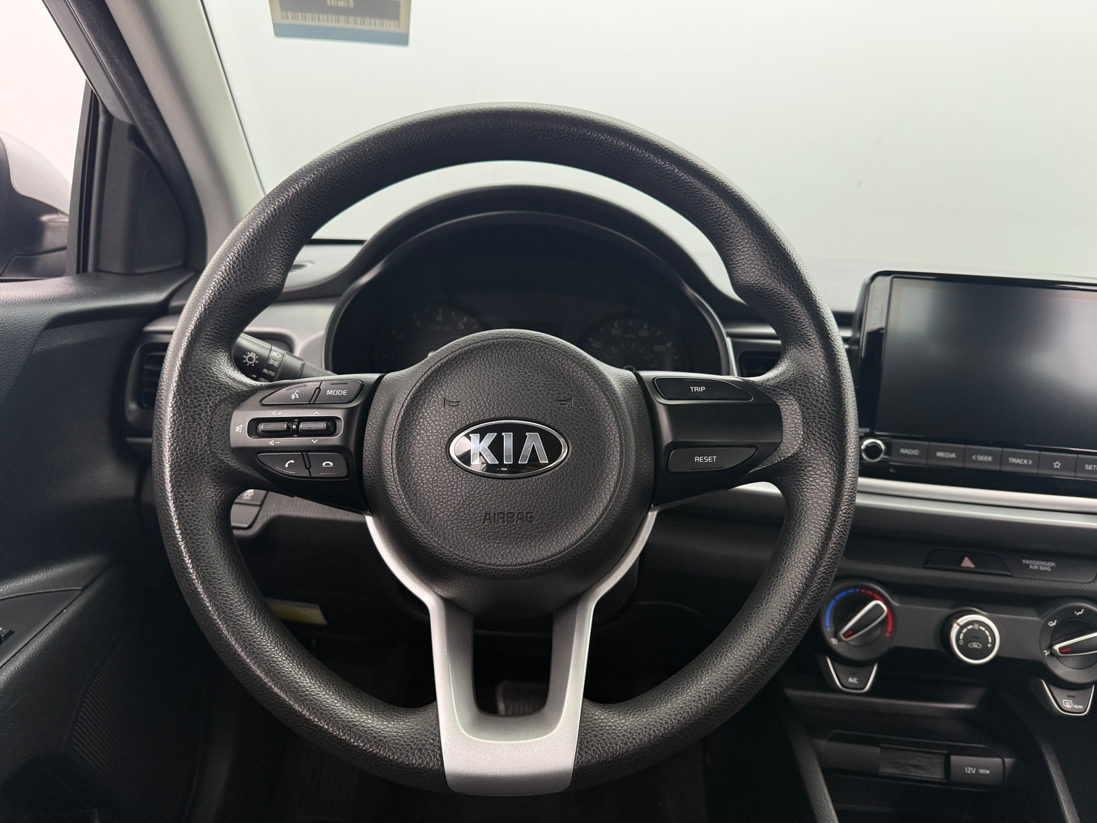 Thumbnail: 2021 Kia Rio - 5