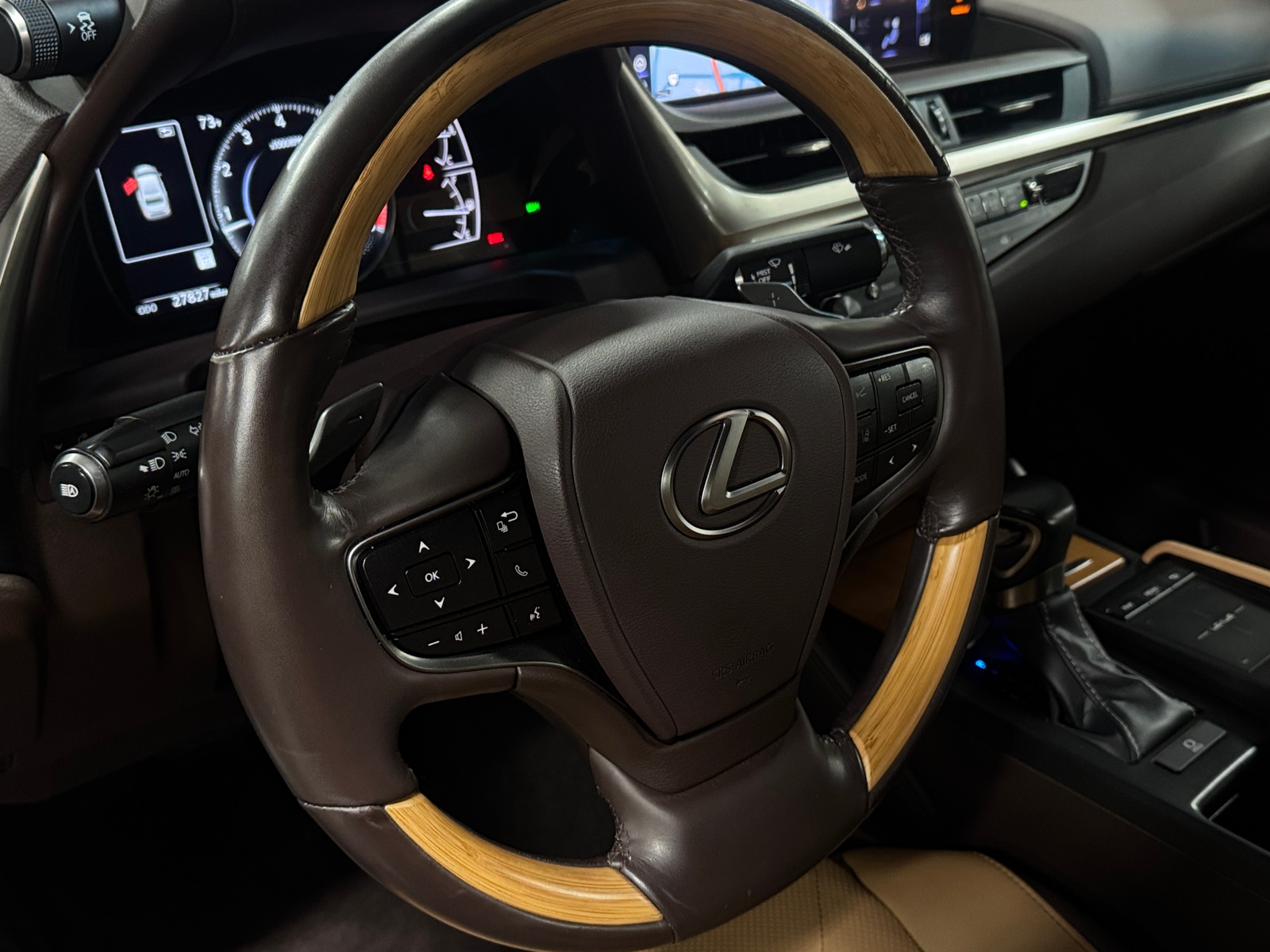 Thumbnail: 2019 Lexus ES - 5