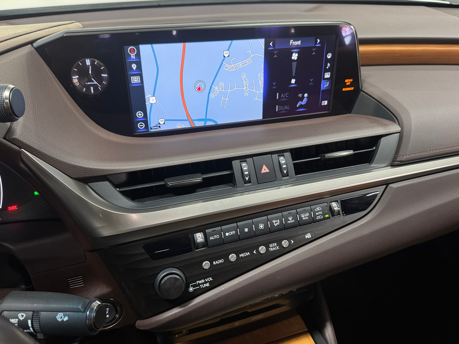 Thumbnail: 2019 Lexus ES - 4