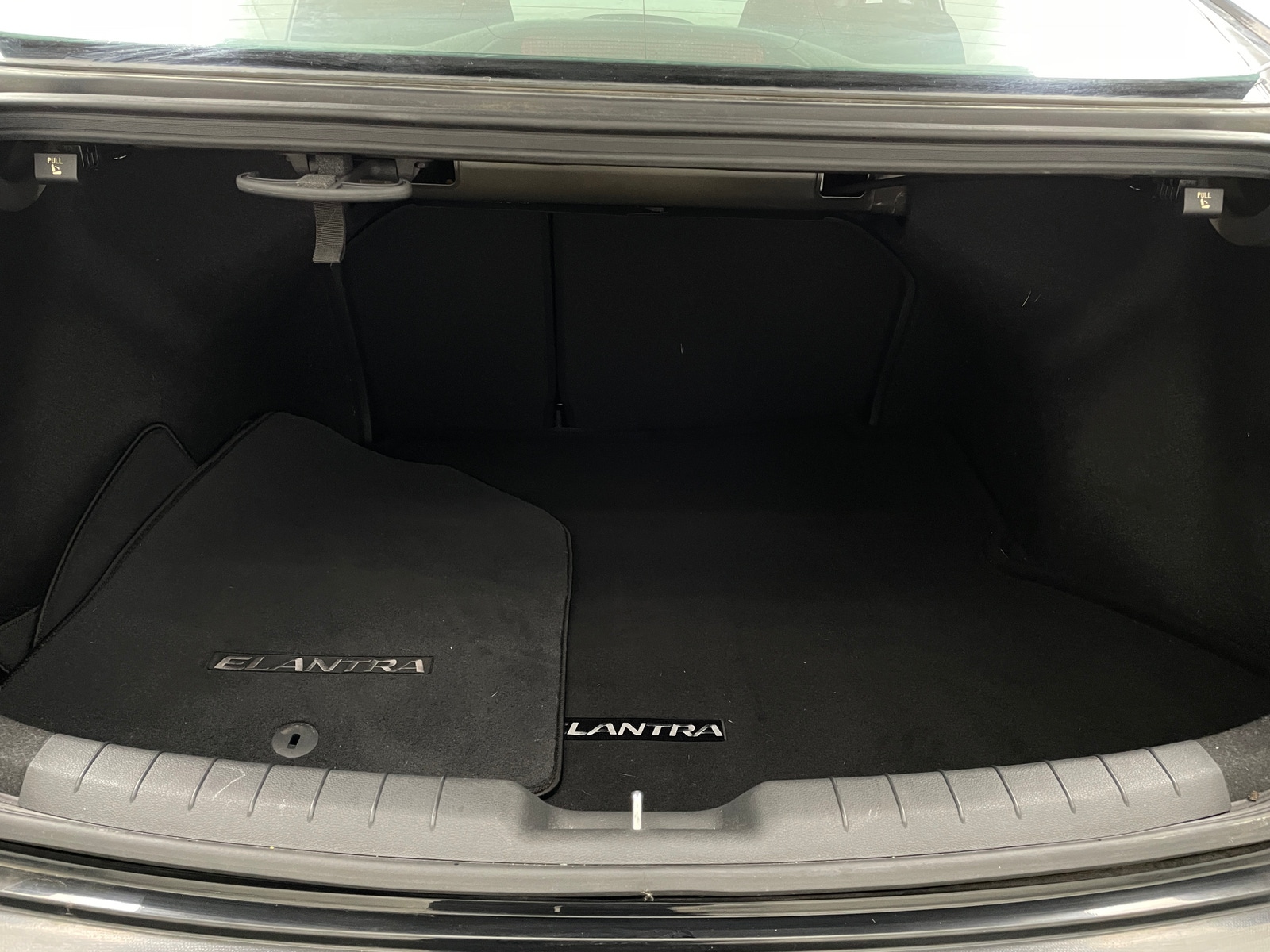 Thumbnail: 2020 Hyundai Elantra - 7