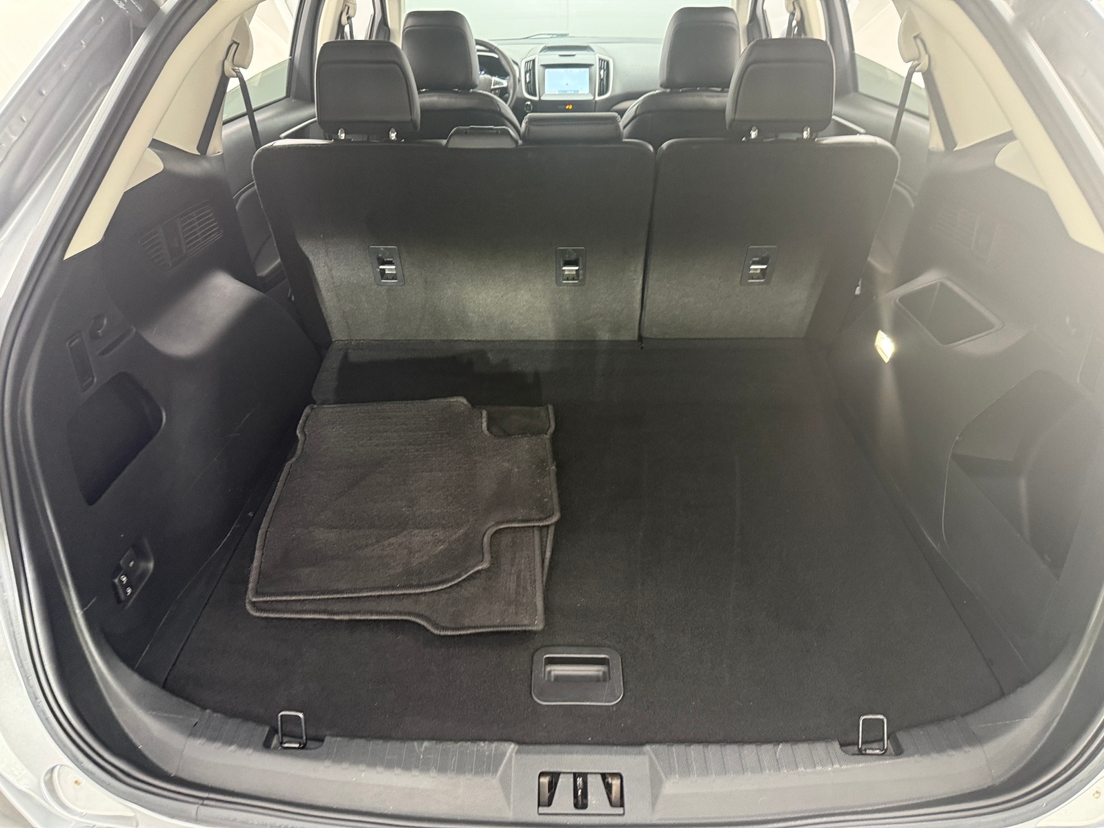 Thumbnail: 2020 Ford Edge - 6