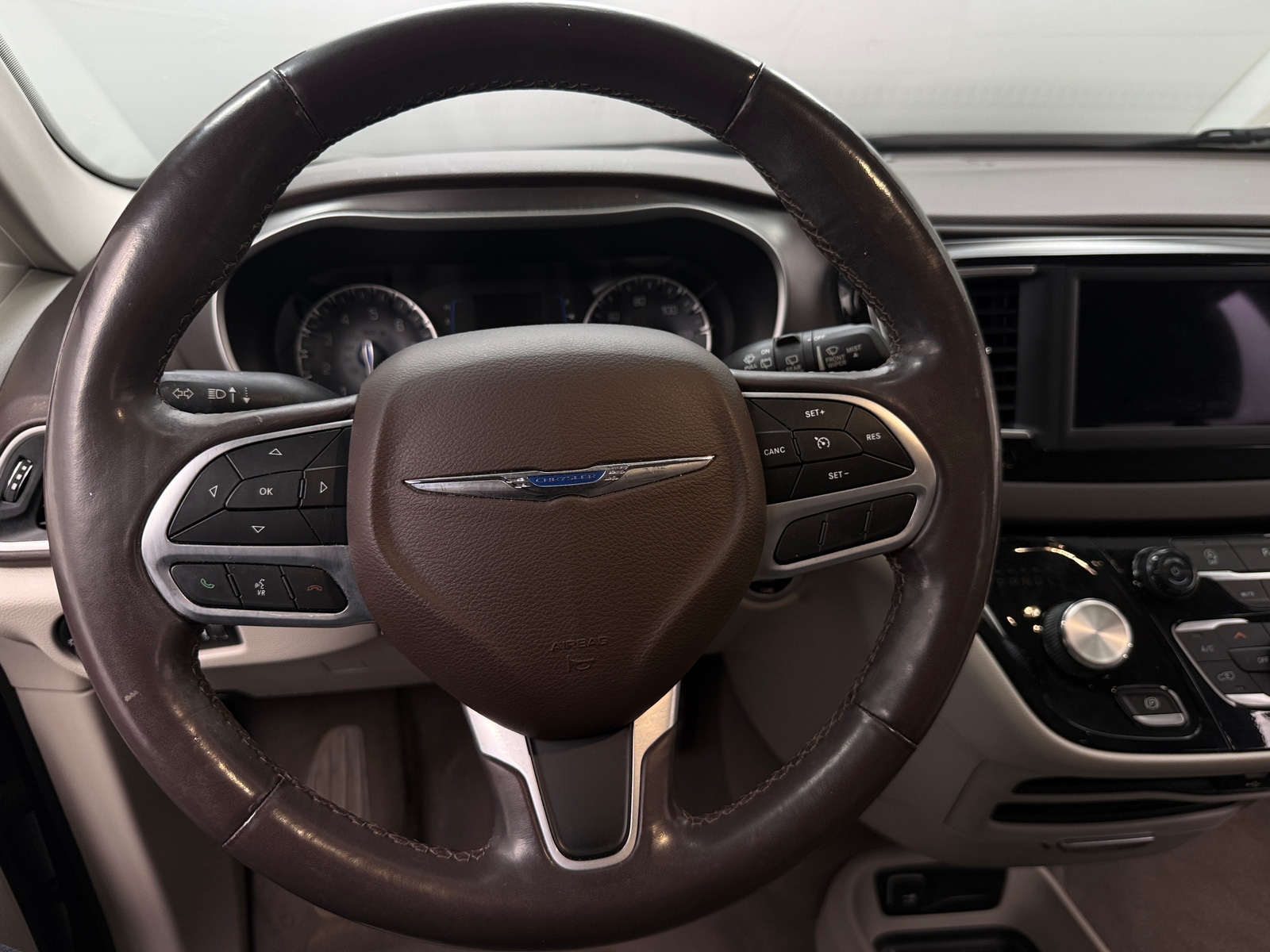 Thumbnail: 2020 Chrysler Voyager - 5