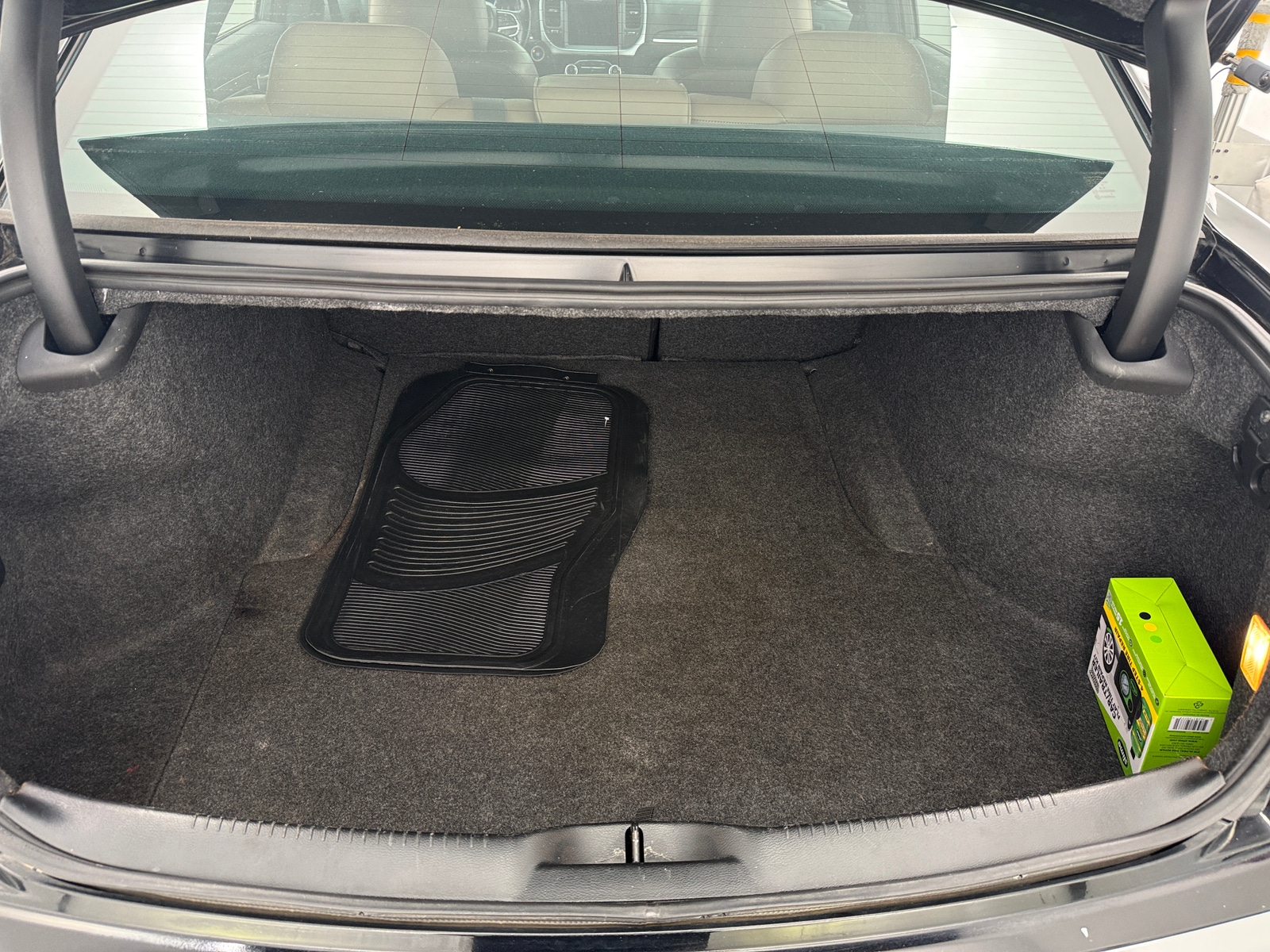 Thumbnail: 2019 Chrysler 300 - 6