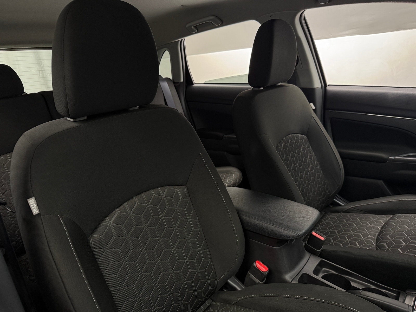 Thumbnail: 2023 Mitsubishi Outlander Sport - 2