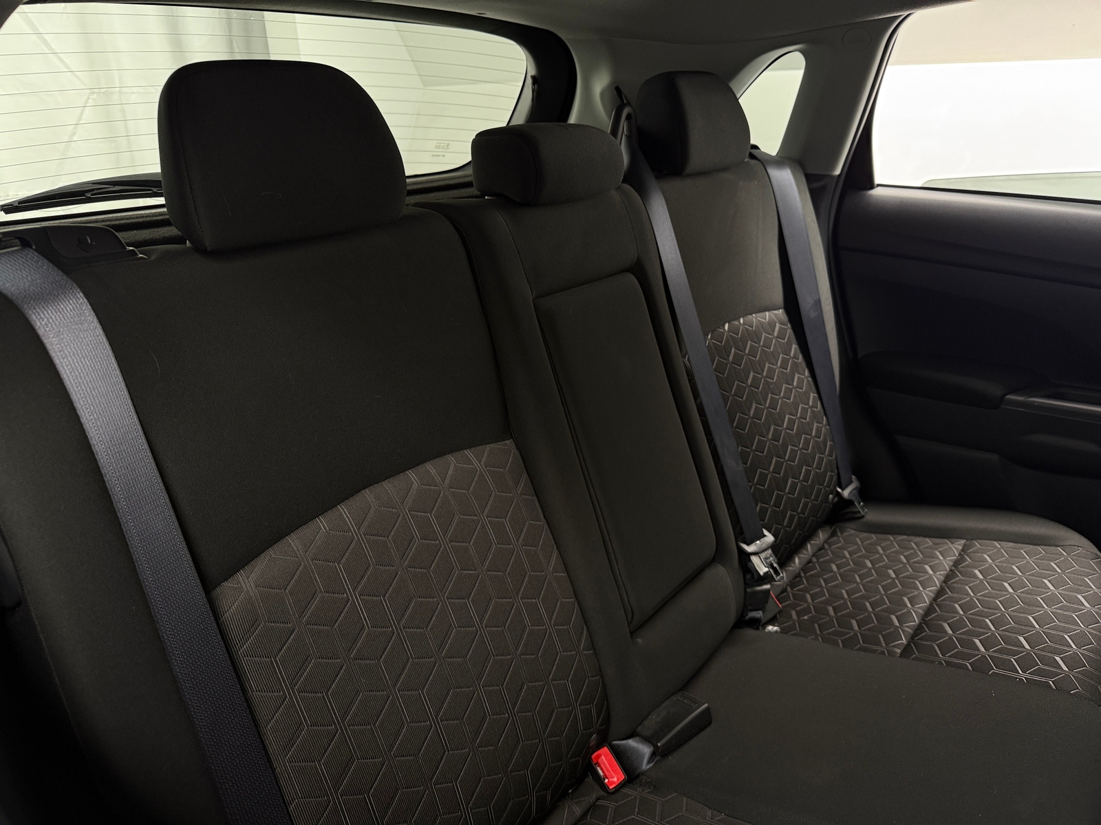 Thumbnail: 2023 Mitsubishi Outlander Sport - 6