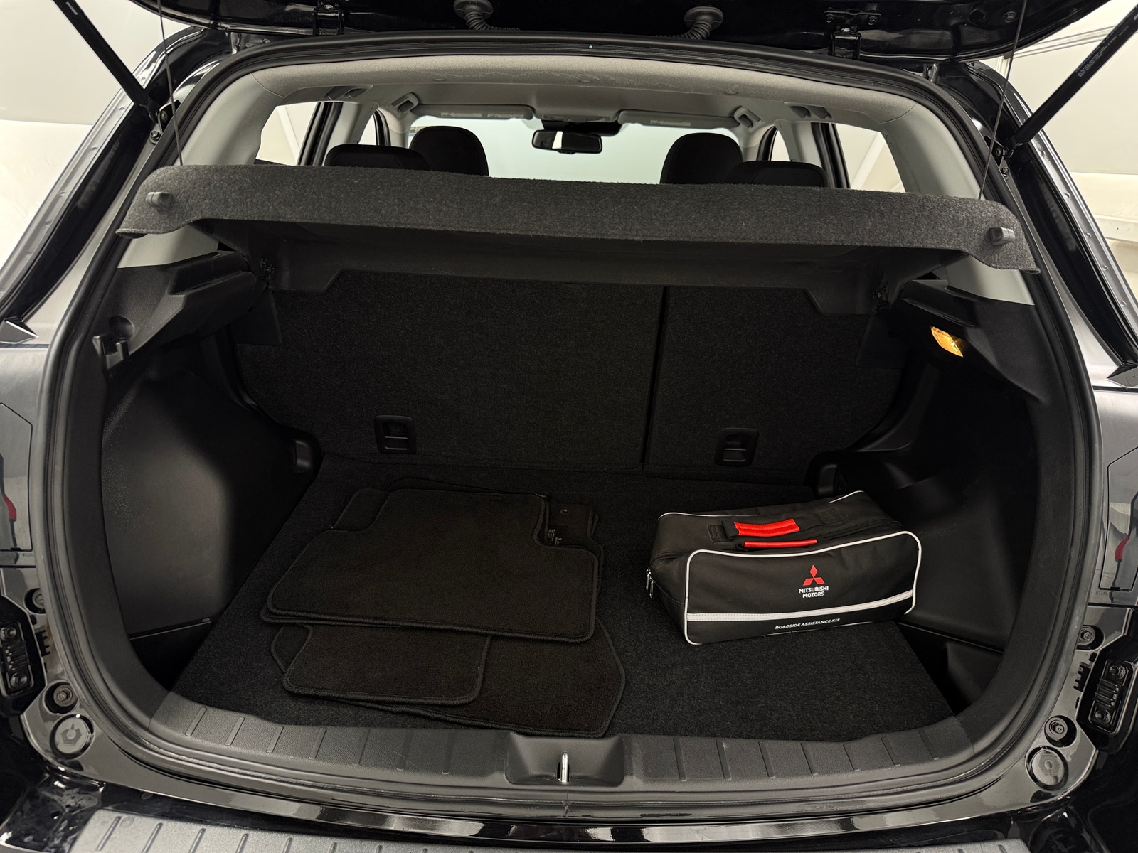 Thumbnail: 2023 Mitsubishi Outlander Sport - 7