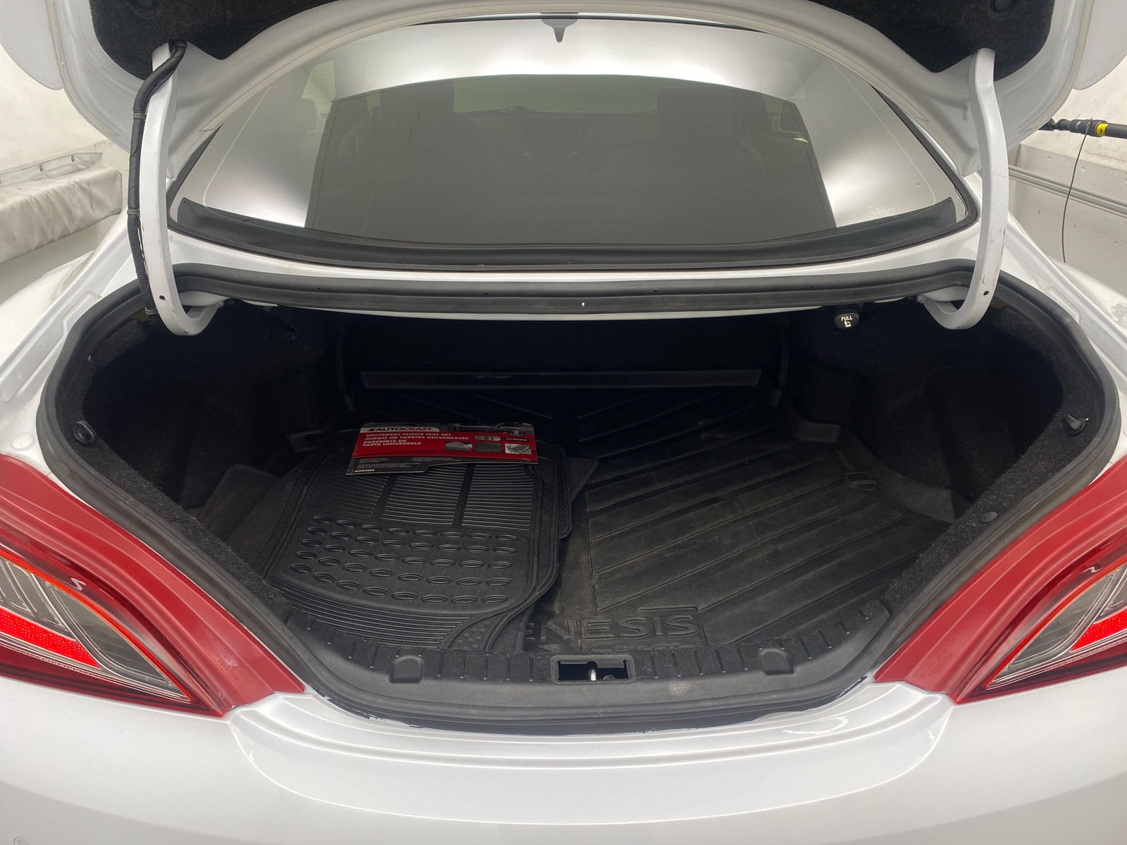 Thumbnail: 2015 Hyundai Genesis - 4