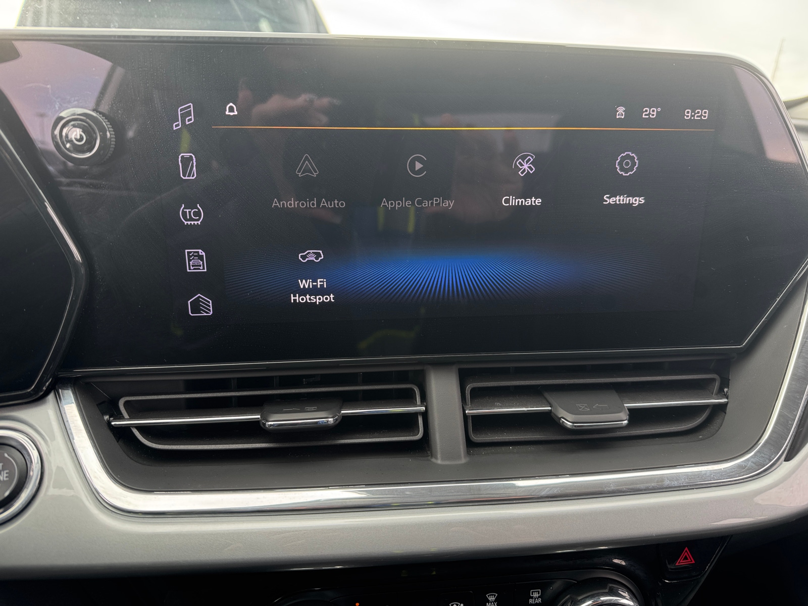 Thumbnail: 2025 Chevrolet Trax - 4