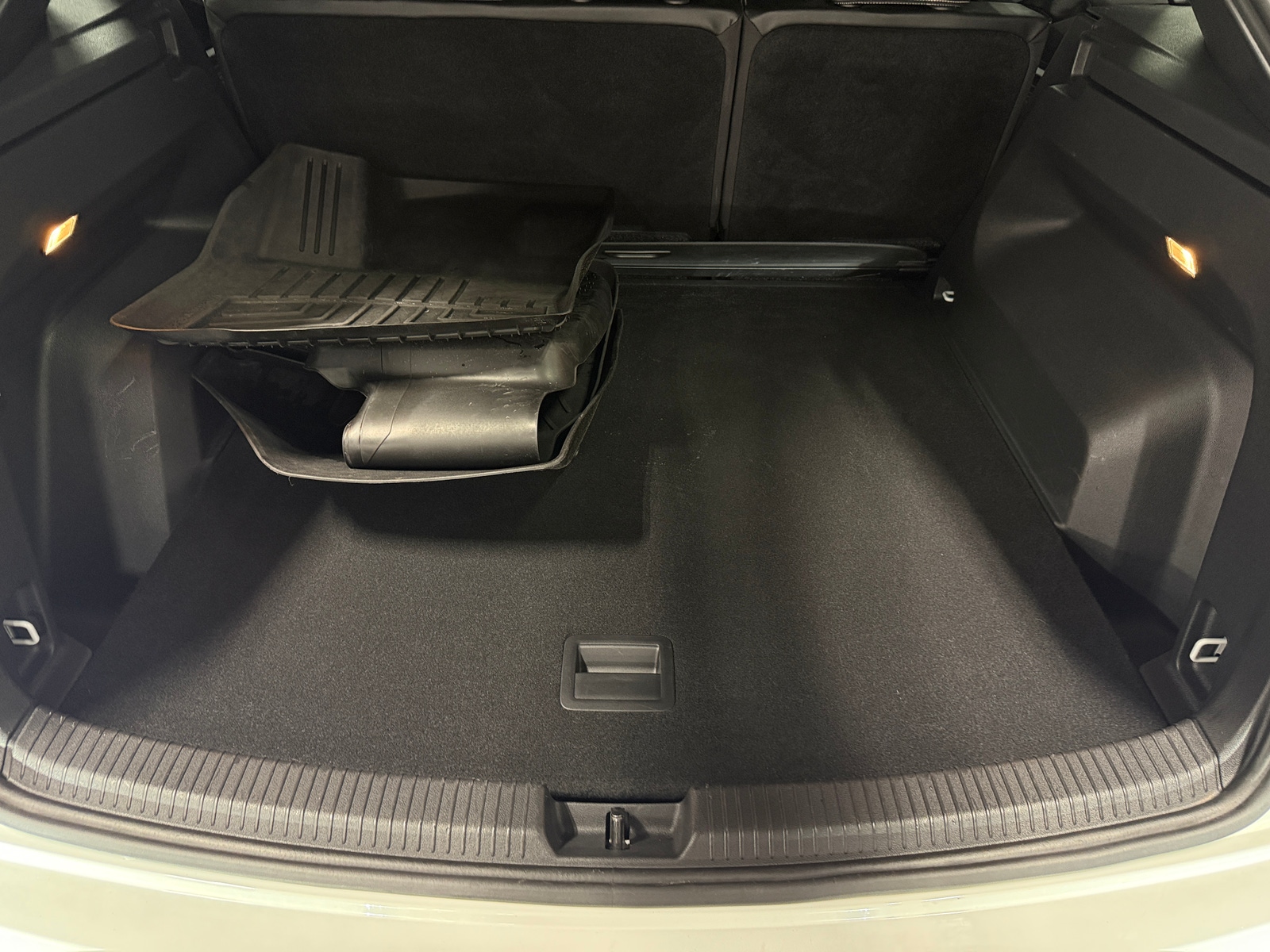 Thumbnail: 2023 Volkswagen Atlas - 6