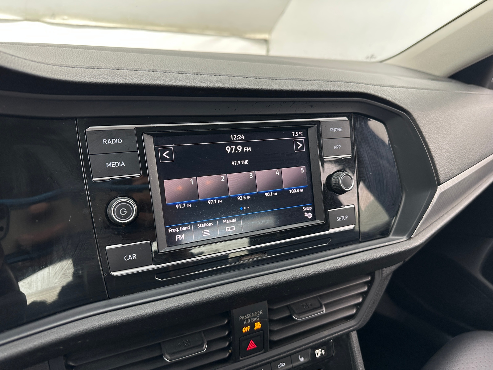 Thumbnail: 2019 Volkswagen Jetta - 4