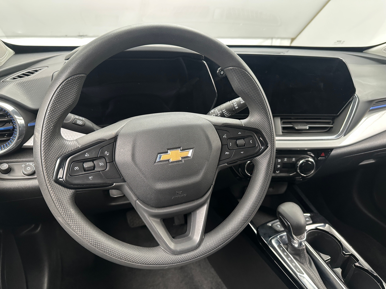 Thumbnail: 2025 Chevrolet Trax - 5