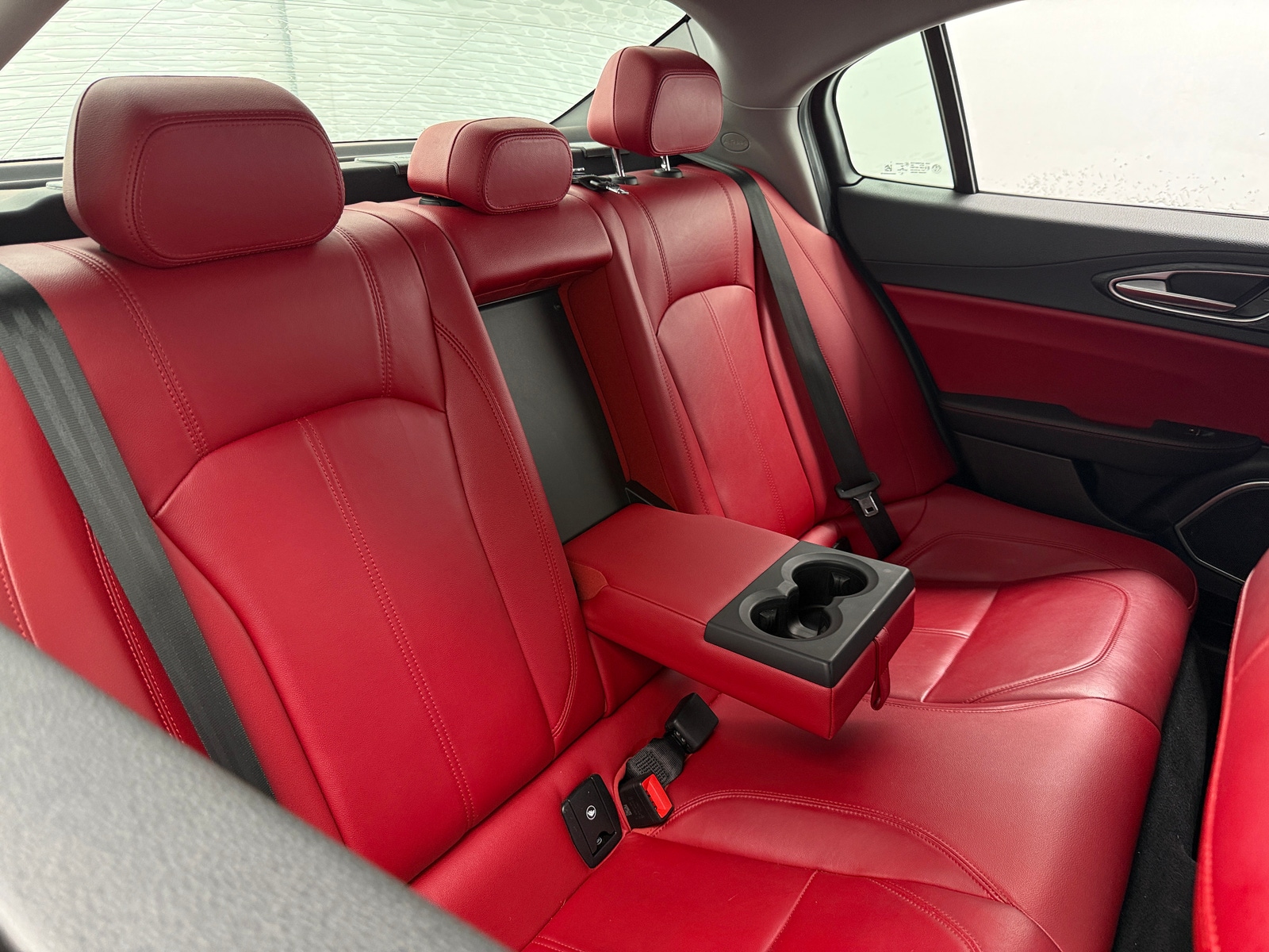 Thumbnail: 2020 Alfa Romeo Giulia - 5