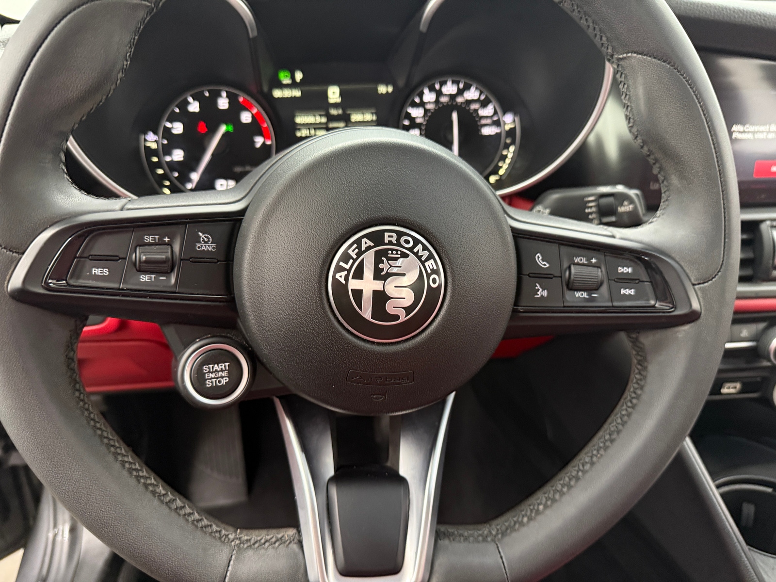 Thumbnail: 2020 Alfa Romeo Giulia - 4