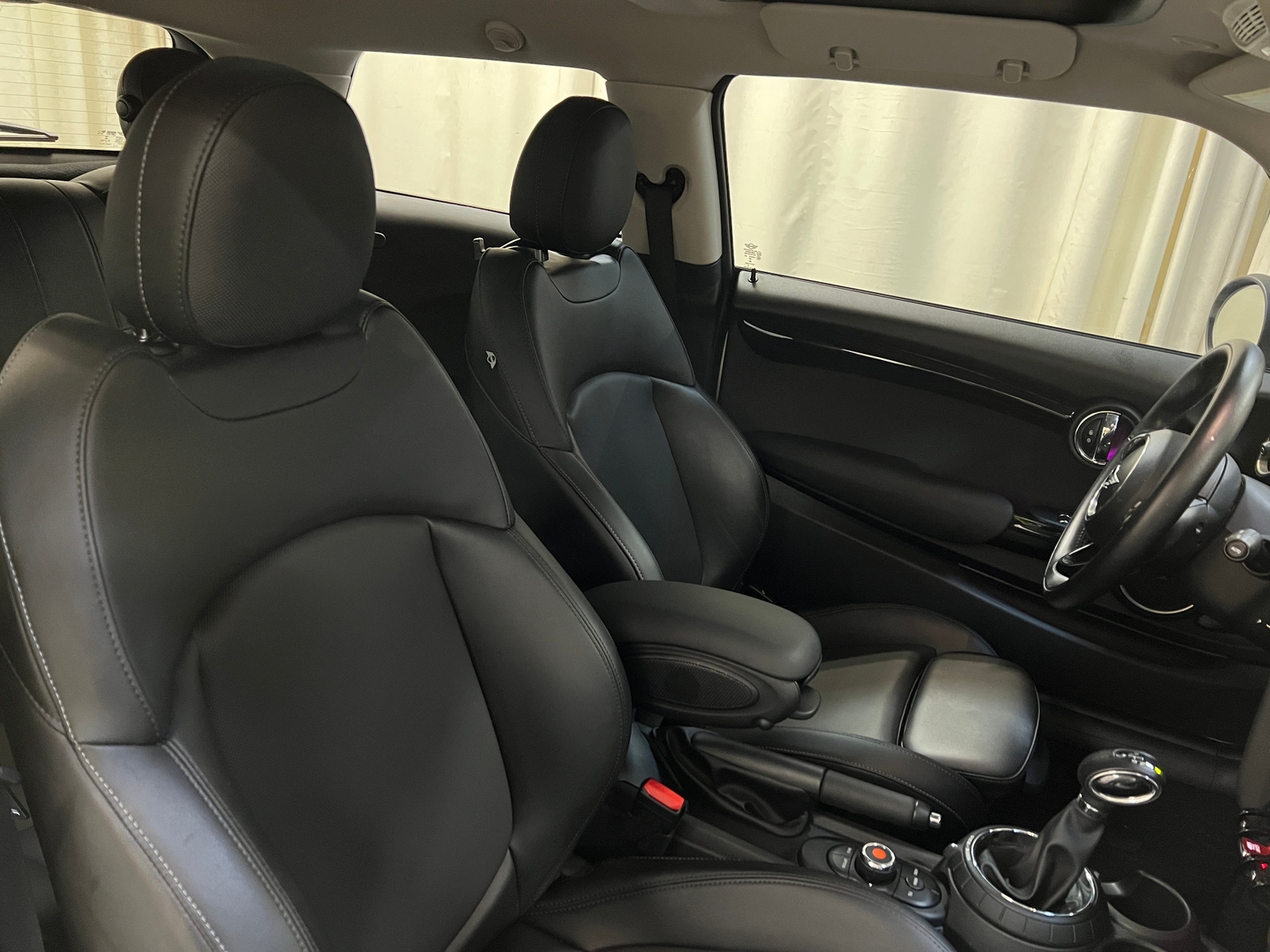 Thumbnail: 2015 MINI Cooper Hardtop - 2