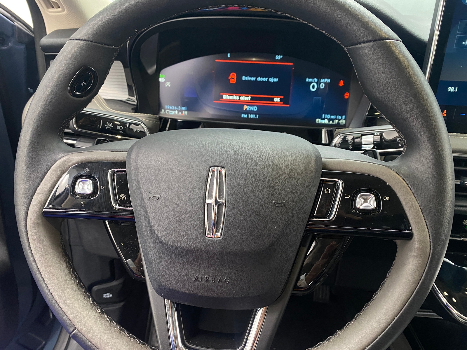 Thumbnail: 2024 Lincoln Corsair - 4