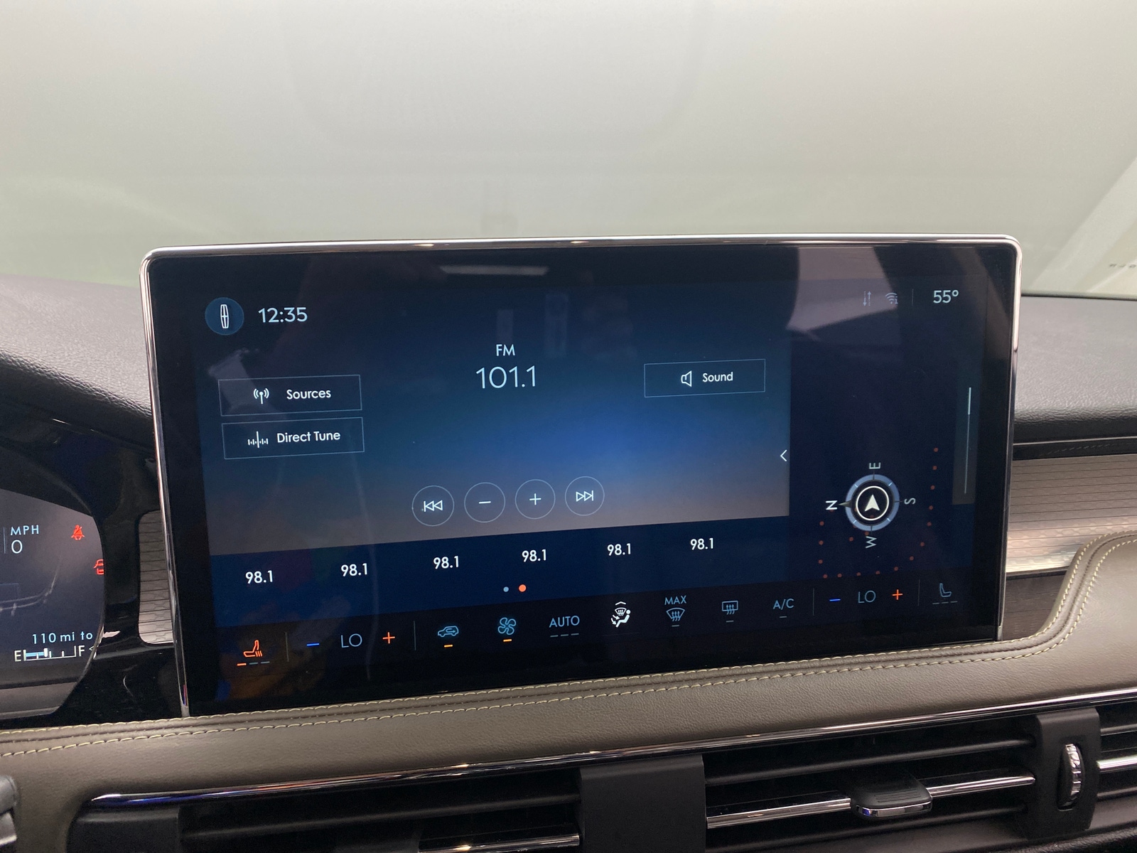 Thumbnail: 2024 Lincoln Corsair - 3