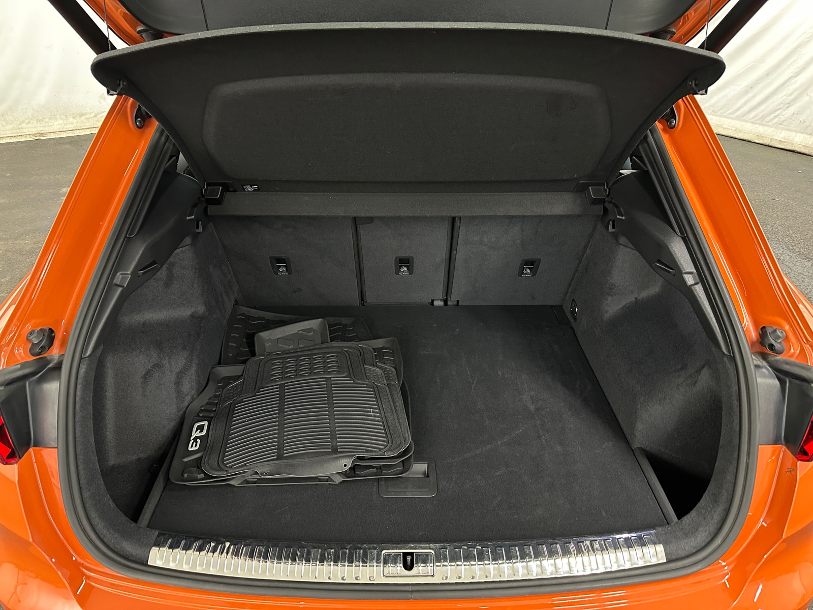 Thumbnail: 2024 Audi Q3 - 6