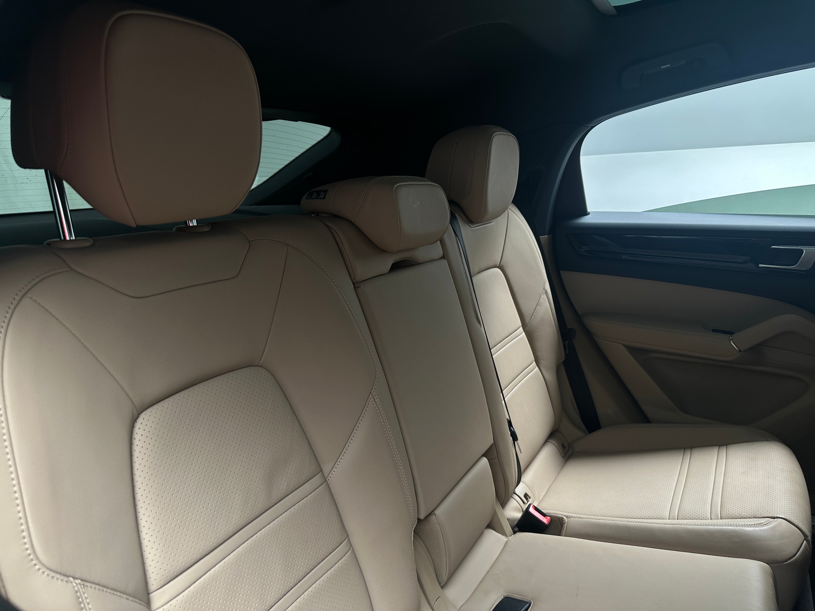 Thumbnail: 2022 Porsche  - 5