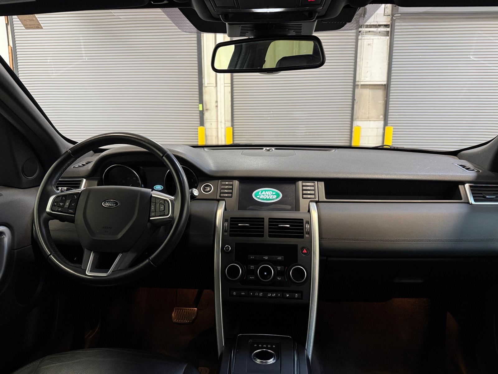 Thumbnail: 2019 Land Rover Discovery Sport - 2