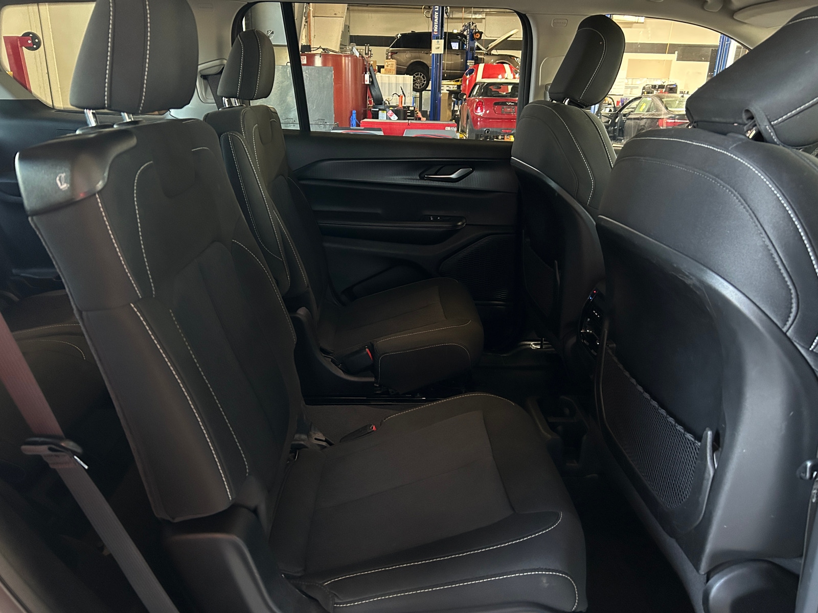 Thumbnail: 2023 Jeep Grand Cherokee L - 6