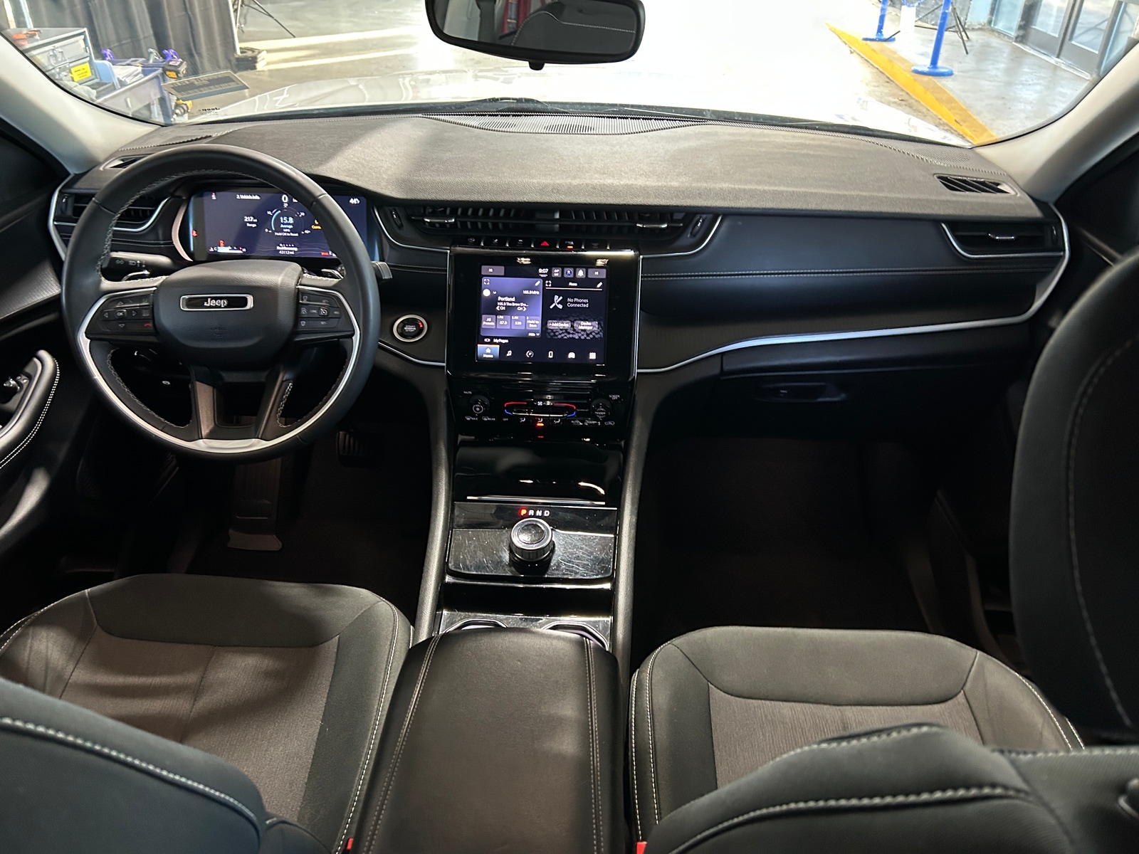 Thumbnail: 2023 Jeep Grand Cherokee L - 3