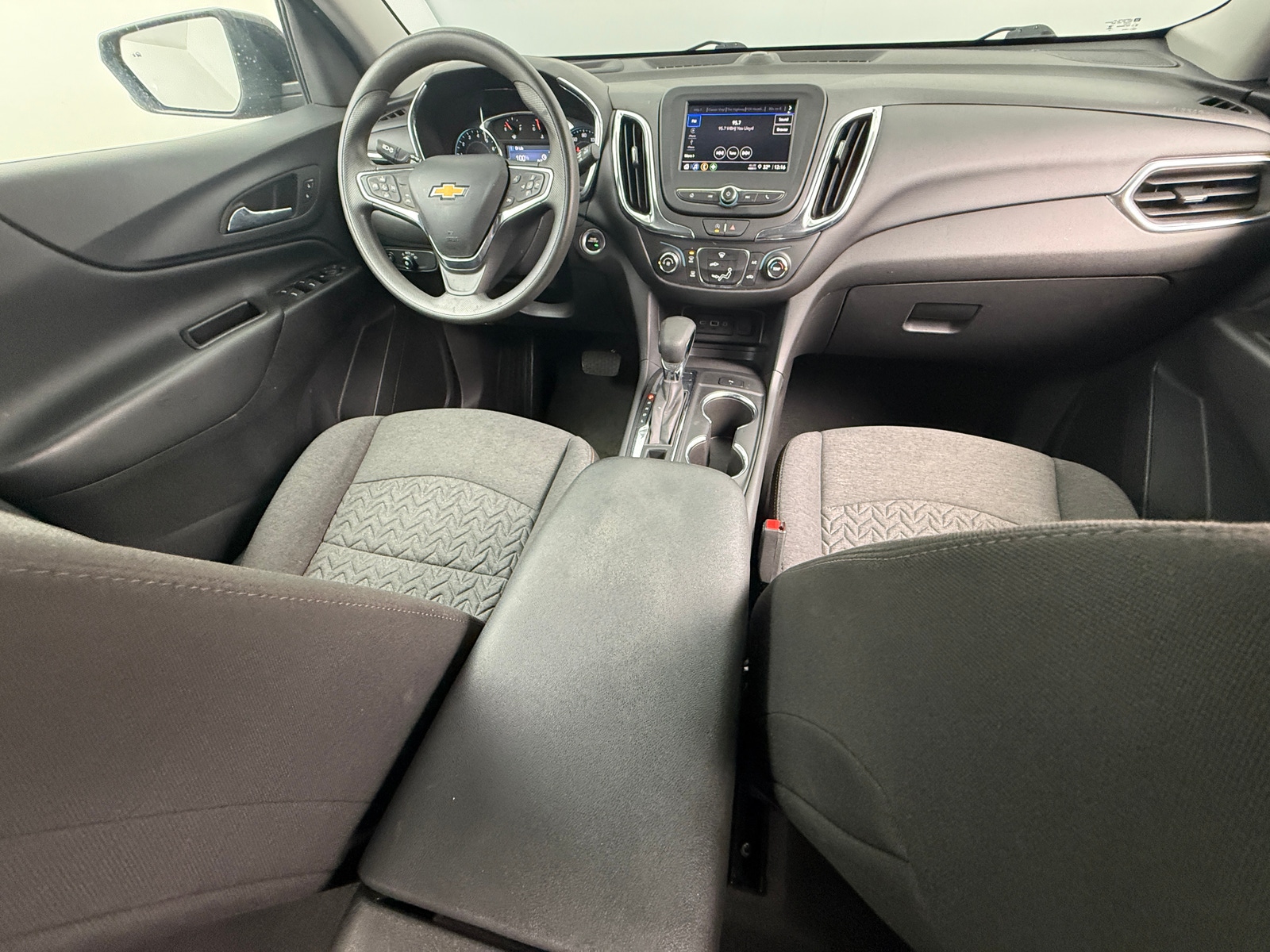 Thumbnail: 2023 Chevrolet Equinox - 3