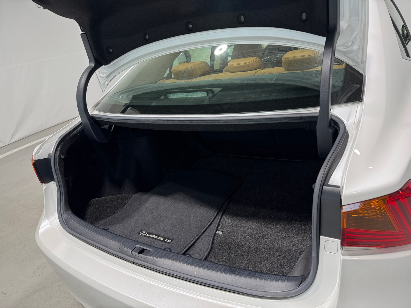 Thumbnail: 2018 Lexus IS - 6