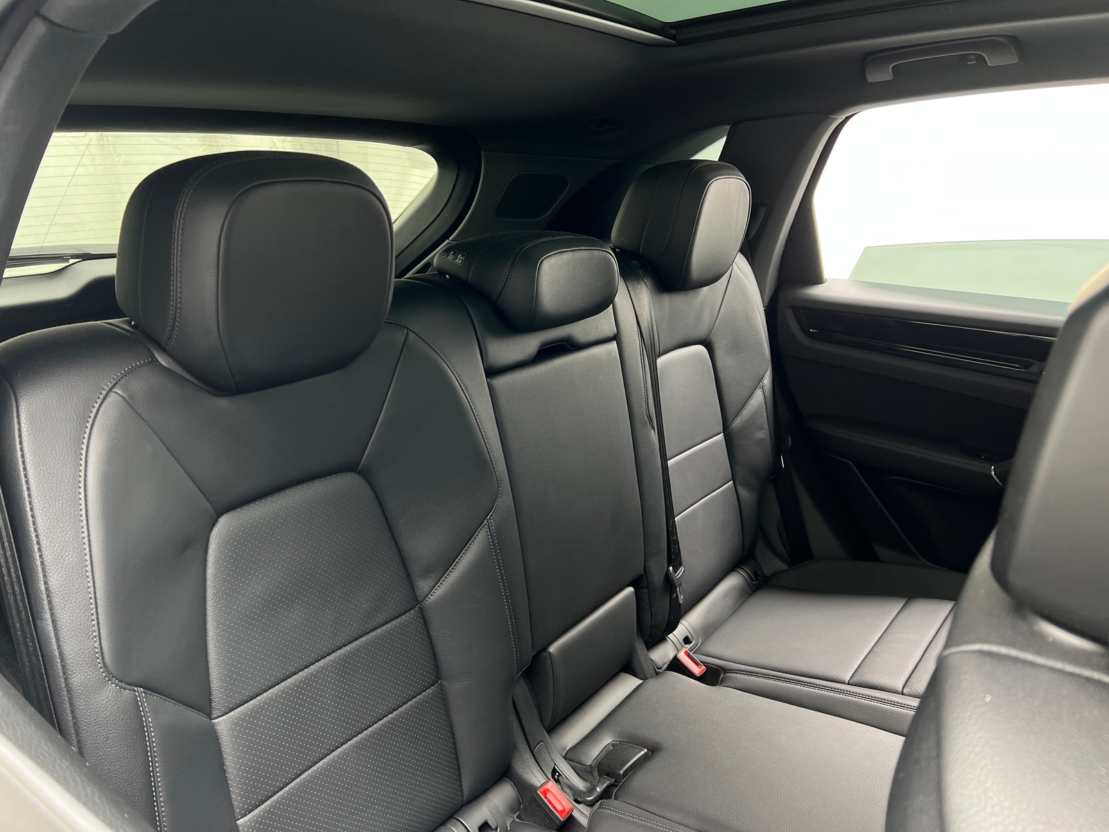 Thumbnail: 2022 Porsche Cayenne - 5