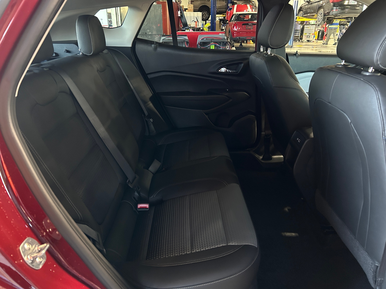 Thumbnail: 2025 Chevrolet Trax - 6