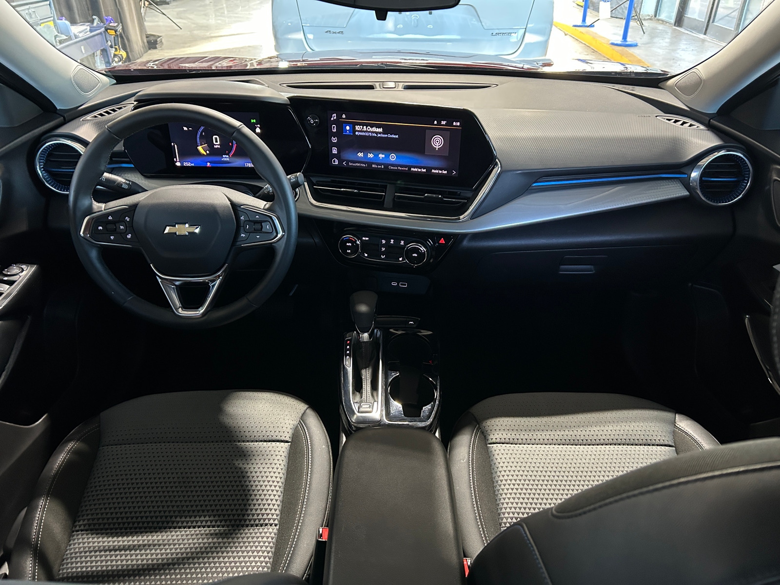 Thumbnail: 2025 Chevrolet Trax - 3