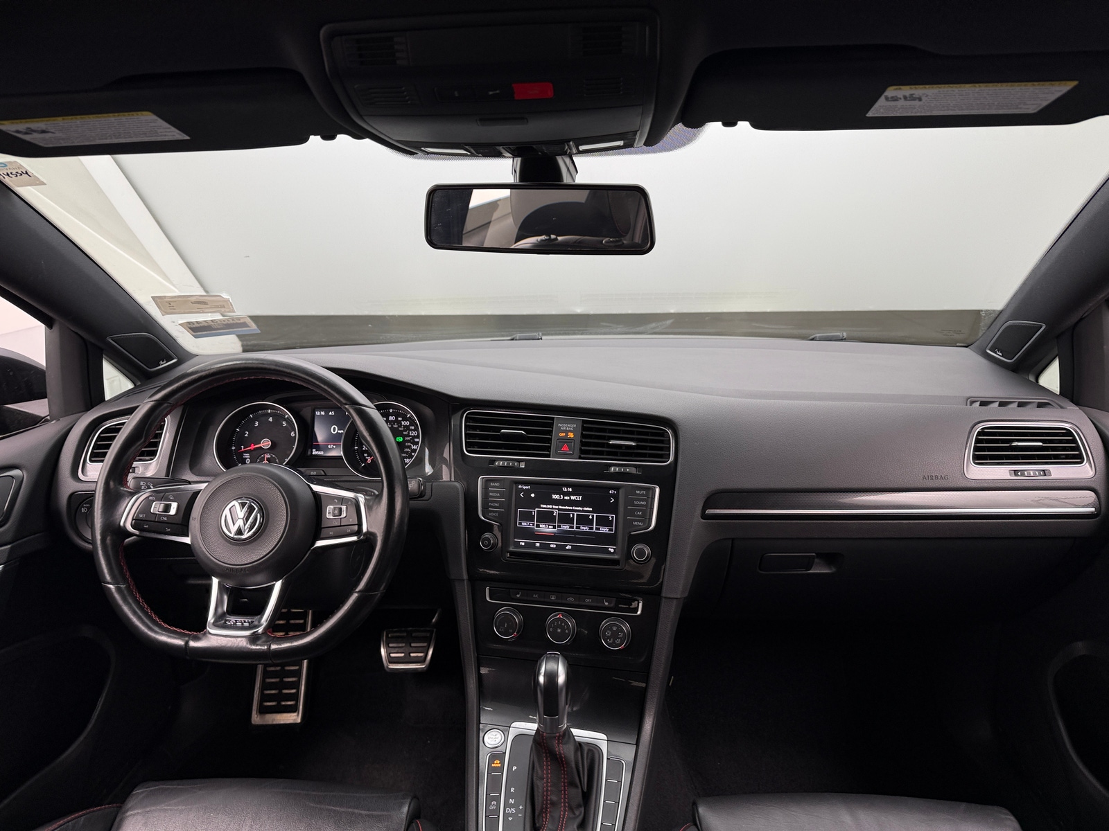 Thumbnail: 2017 Volkswagen Golf - 2