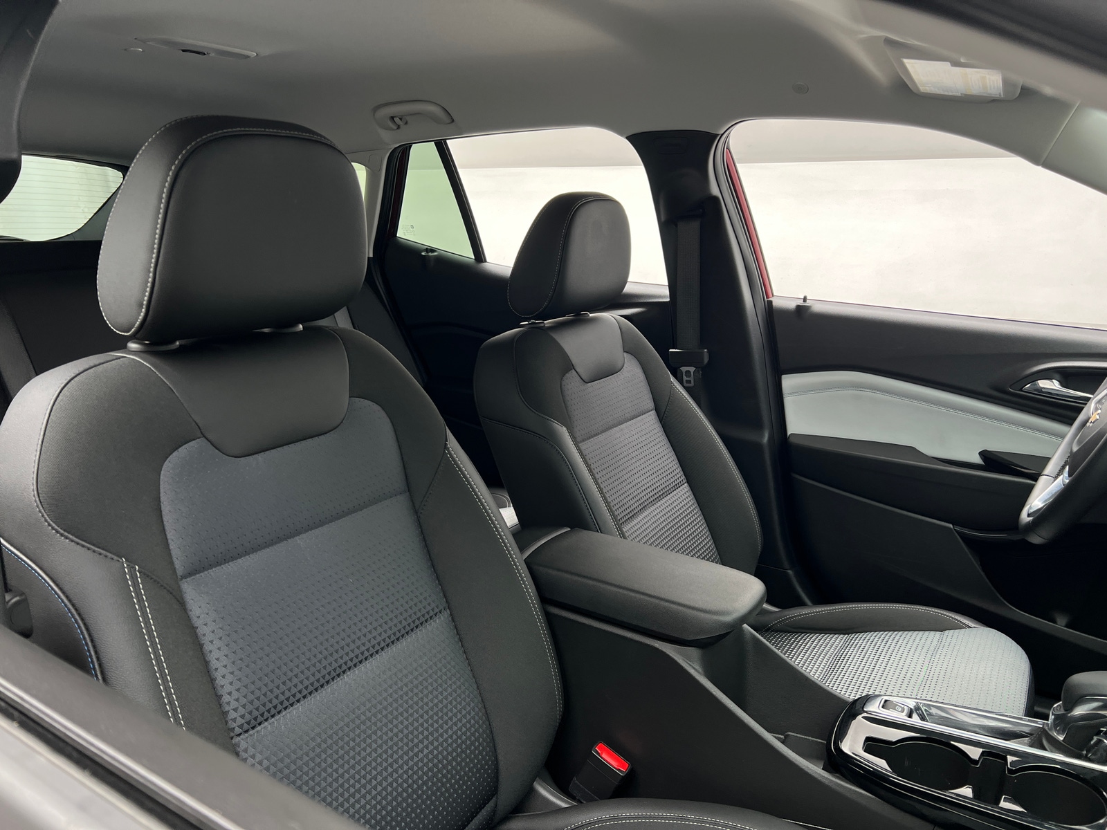 Thumbnail: 2025 Chevrolet Trax - 2