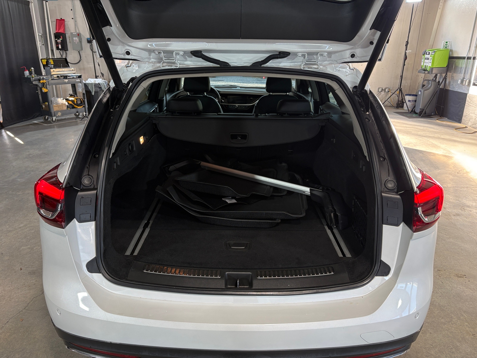 Thumbnail: 2020 Buick Regal - 6