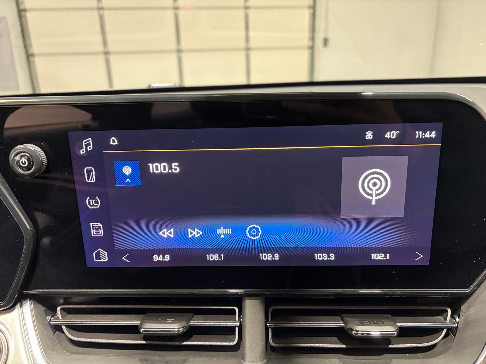 Thumbnail: 2025 Chevrolet Trax - 4