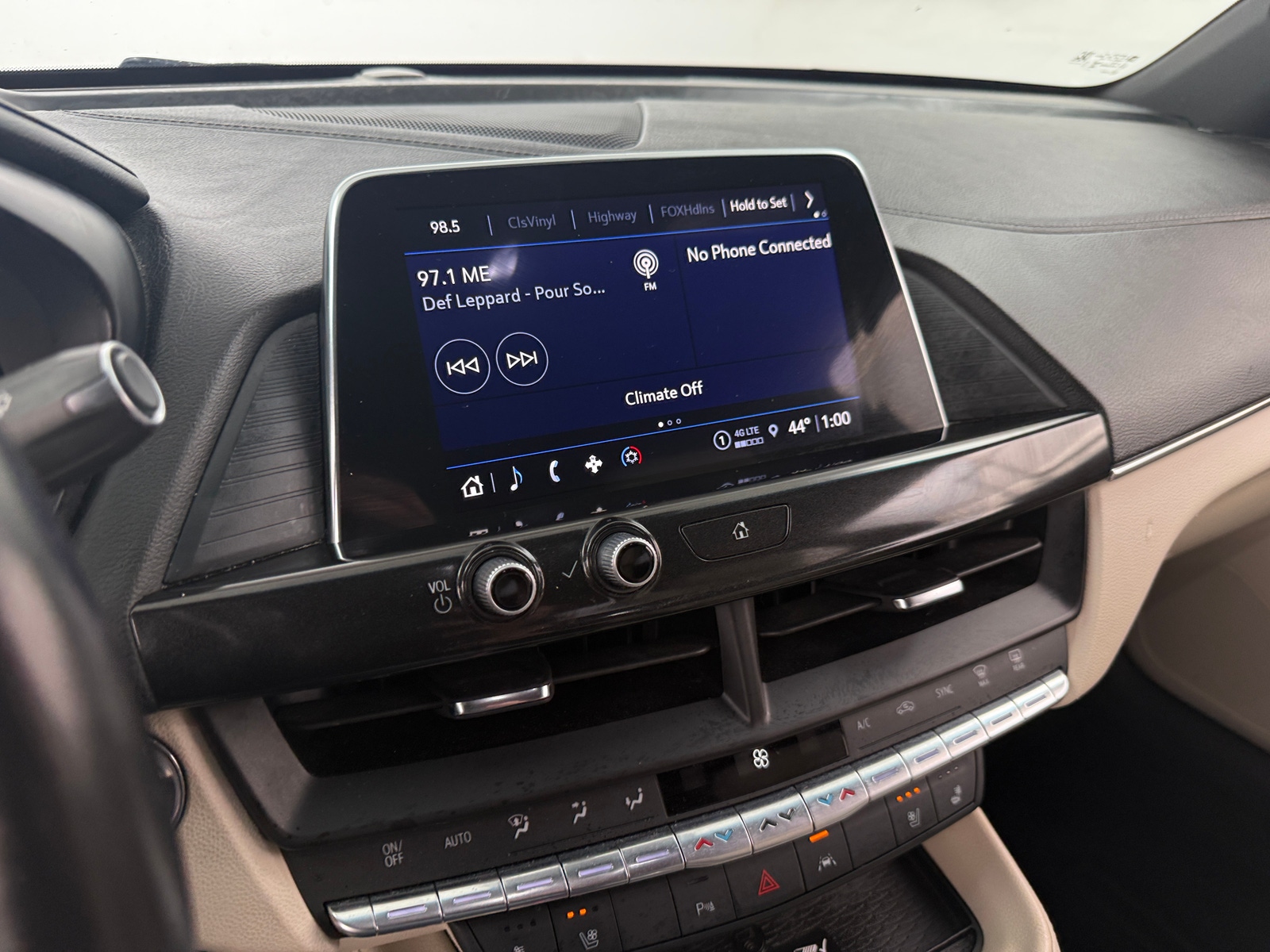 Thumbnail: 2024 Cadillac CT4 - 3