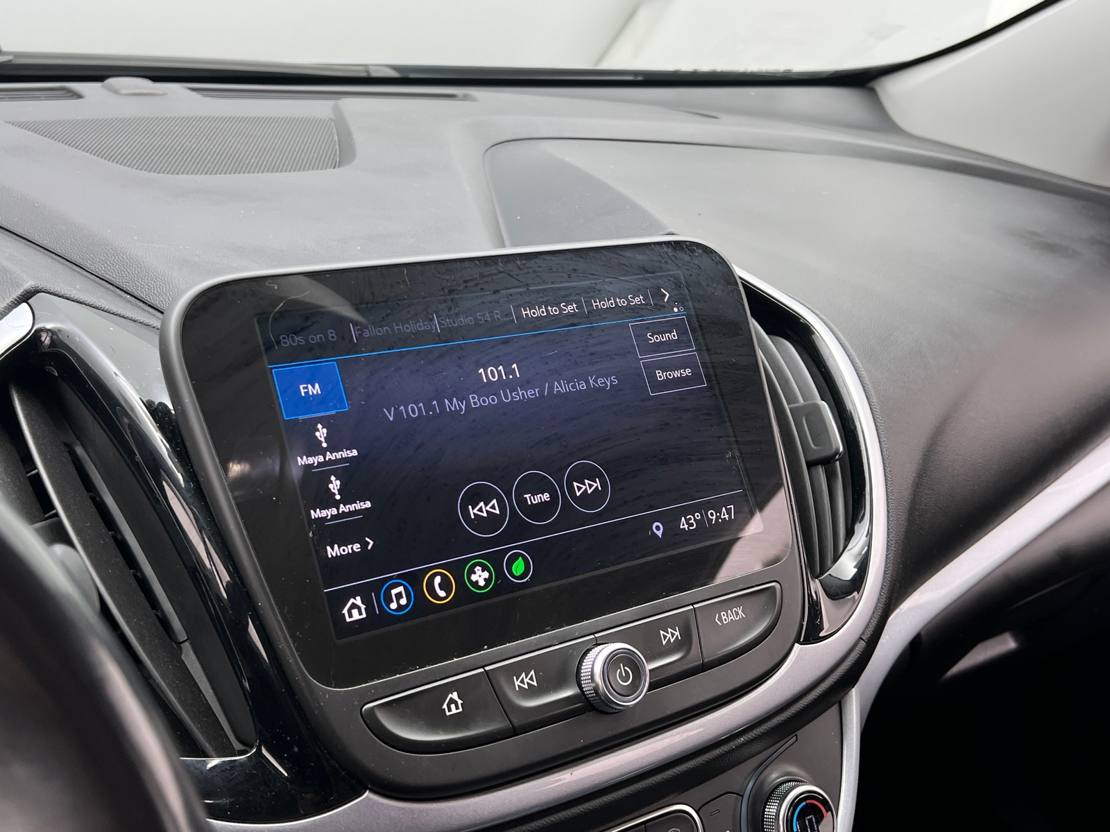 Thumbnail: 2019 Chevrolet Volt - 3