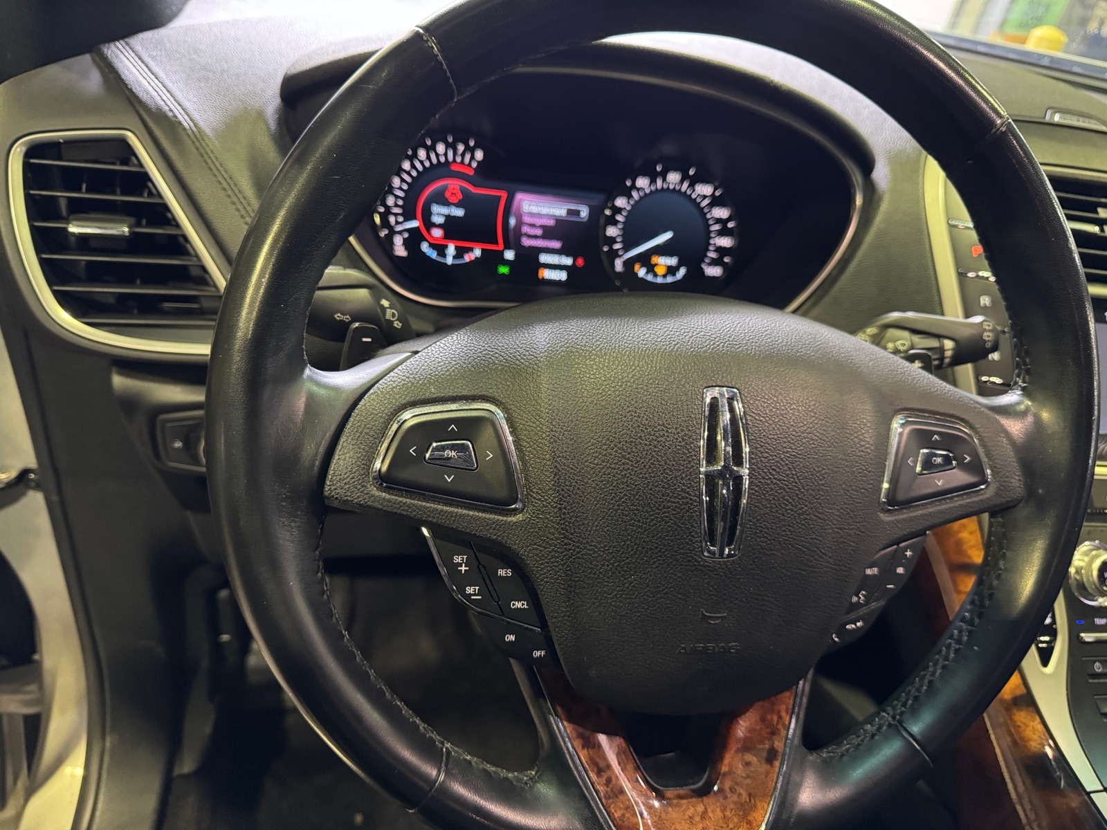 Thumbnail: 2017 Lincoln MKX - 4