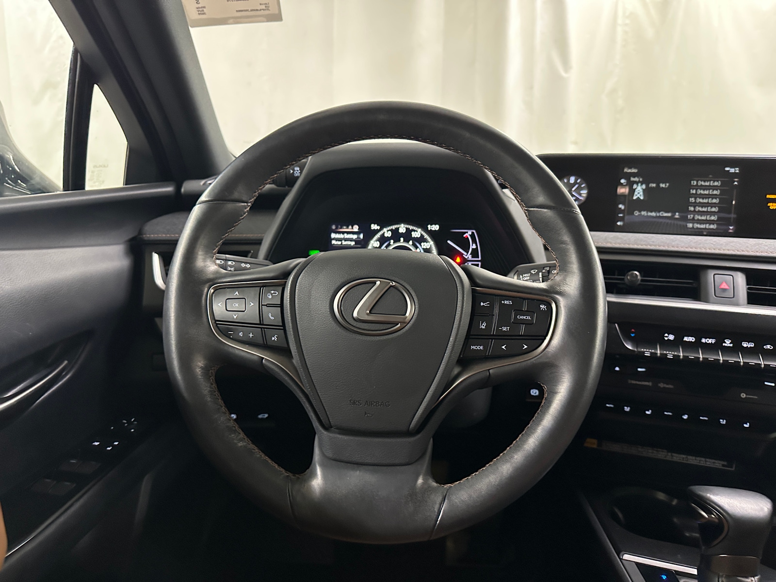 Thumbnail: 2020 Lexus UX - 4