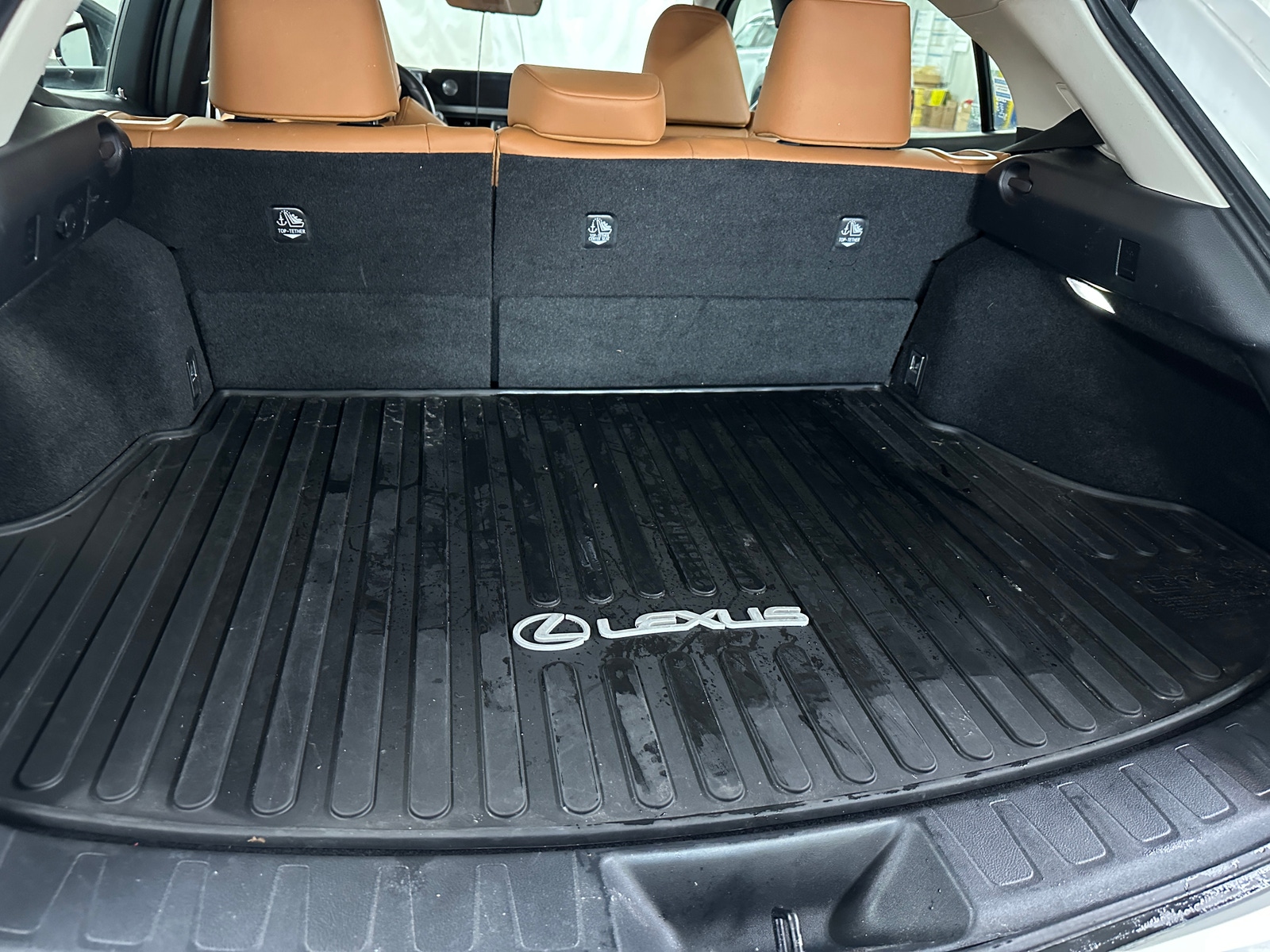 Thumbnail: 2020 Lexus UX - 6