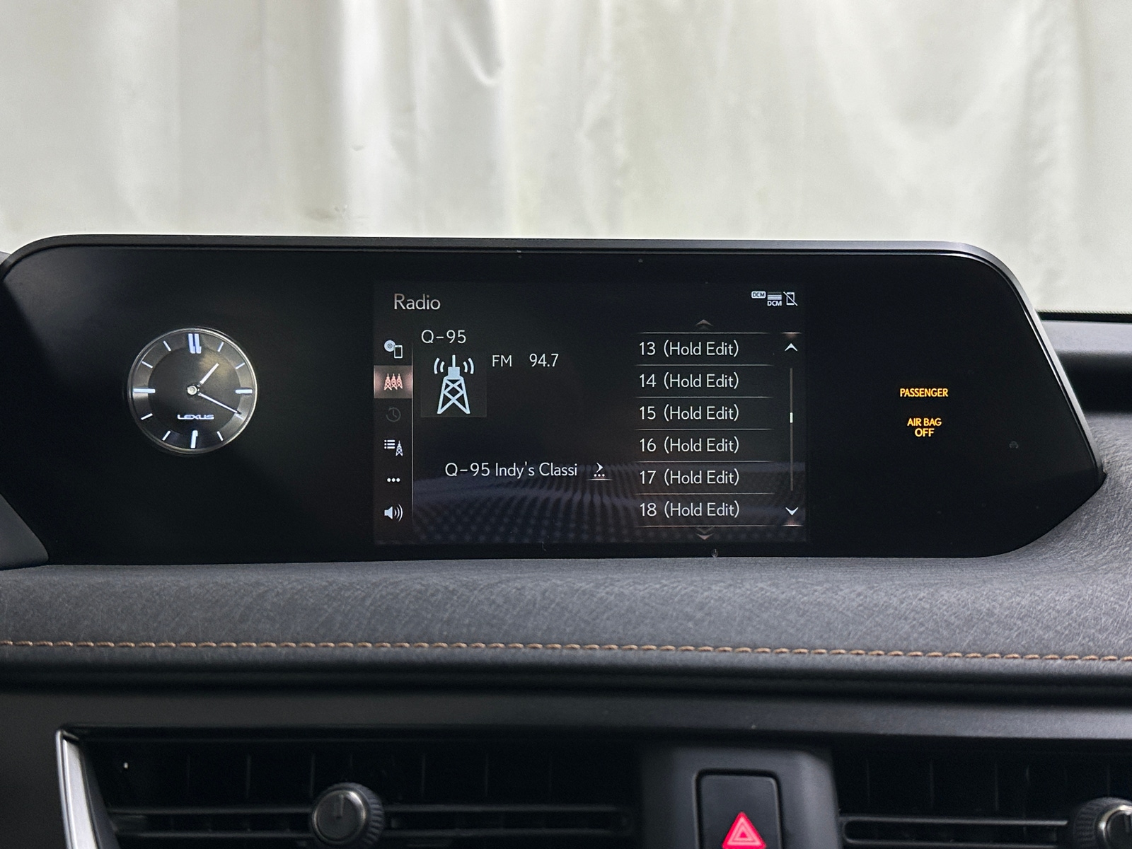 Thumbnail: 2020 Lexus UX - 3