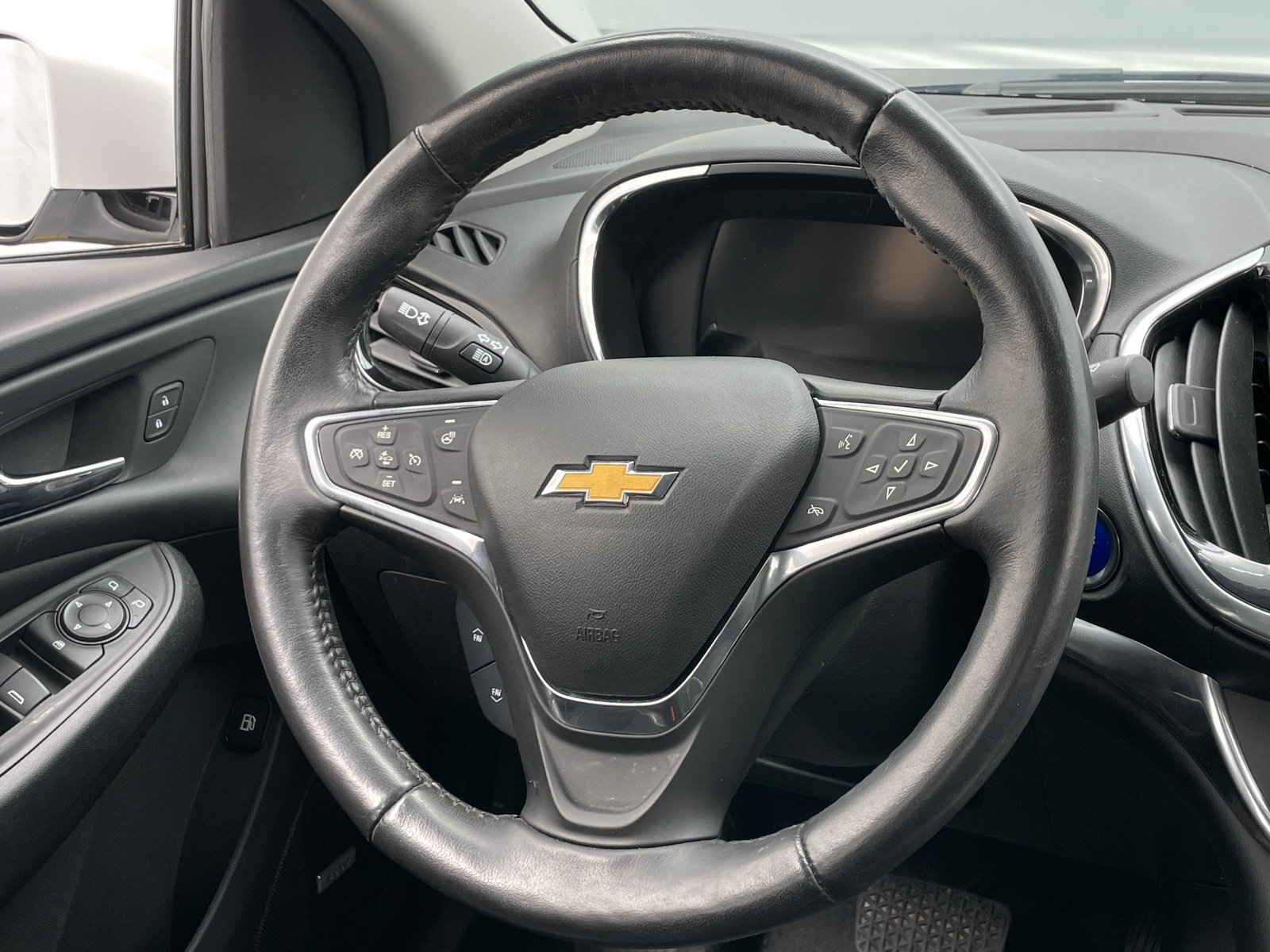 Thumbnail: 2018 Chevrolet Volt - 4